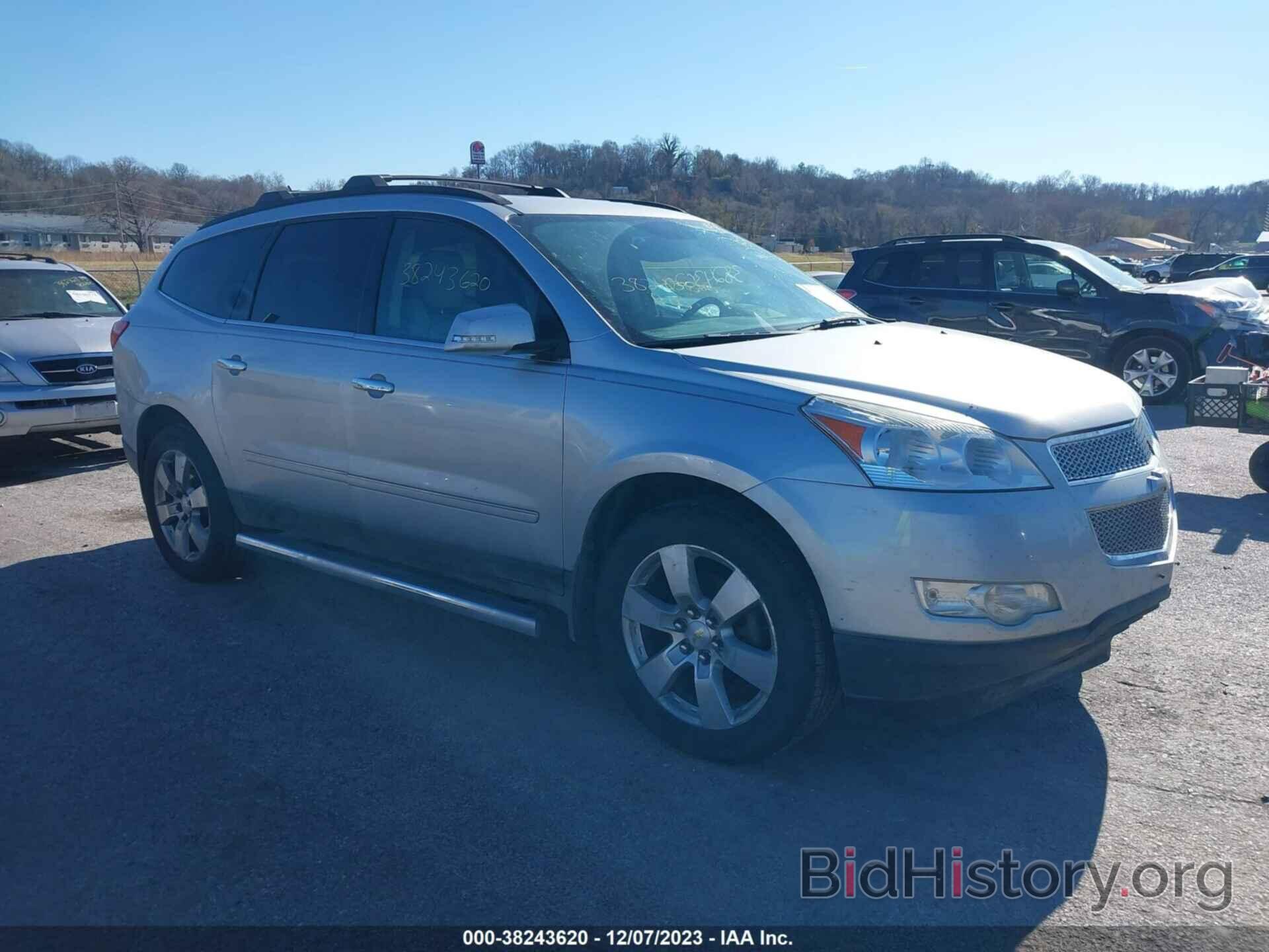 Photo 1GNKRLED0CJ190335 - CHEVROLET TRAVERSE 2012