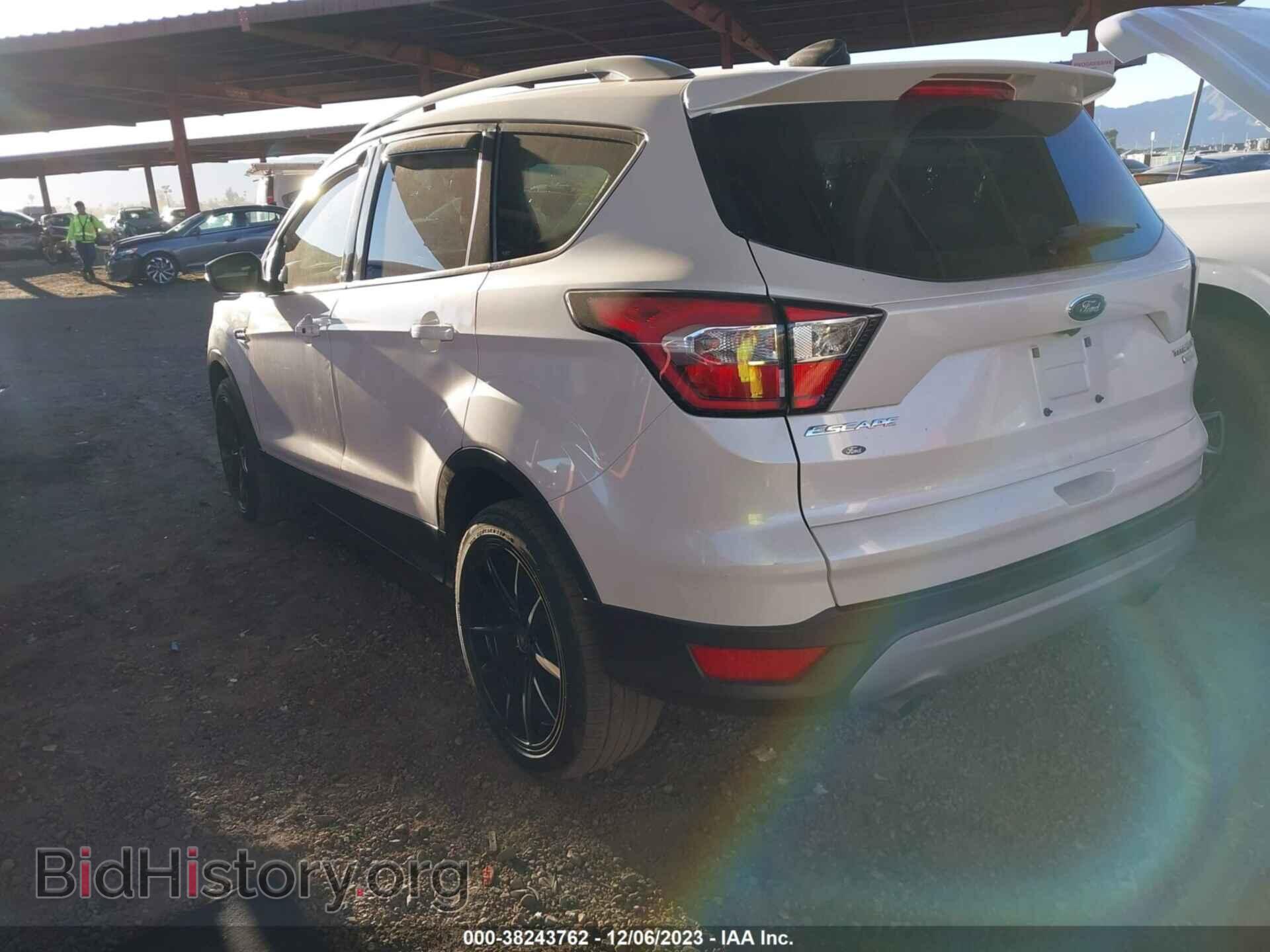 2017 FORD ESCAPE - VIN: 1FMCU0J96HUC56478 - Фото 3
