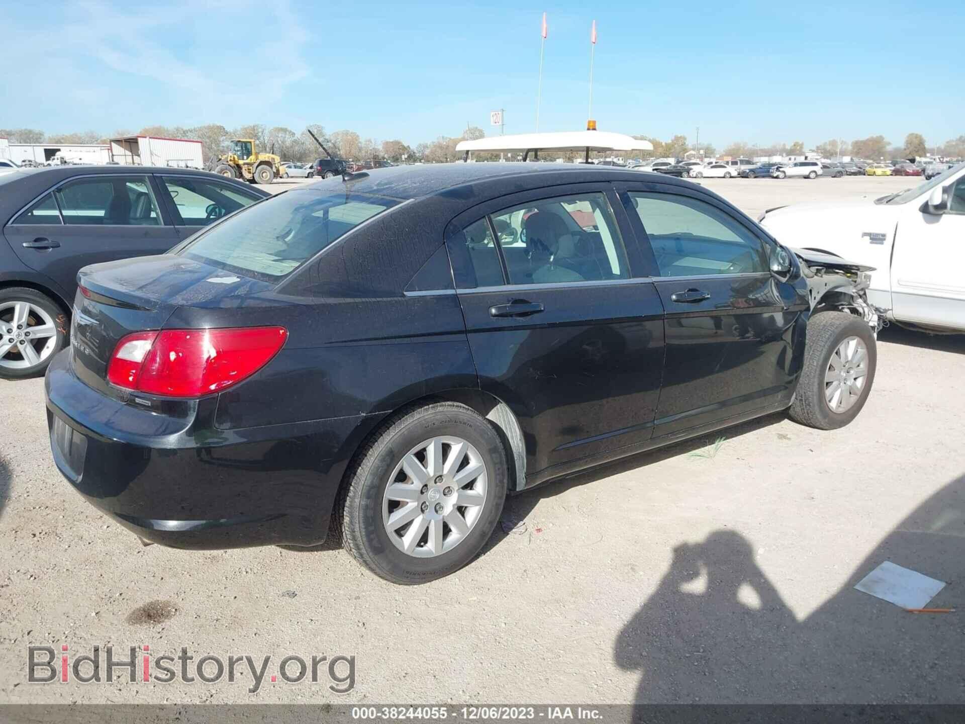 2010 CHRYSLER SEBRING - VIN: 1C3CC4FB4AN207567 - Фото 4