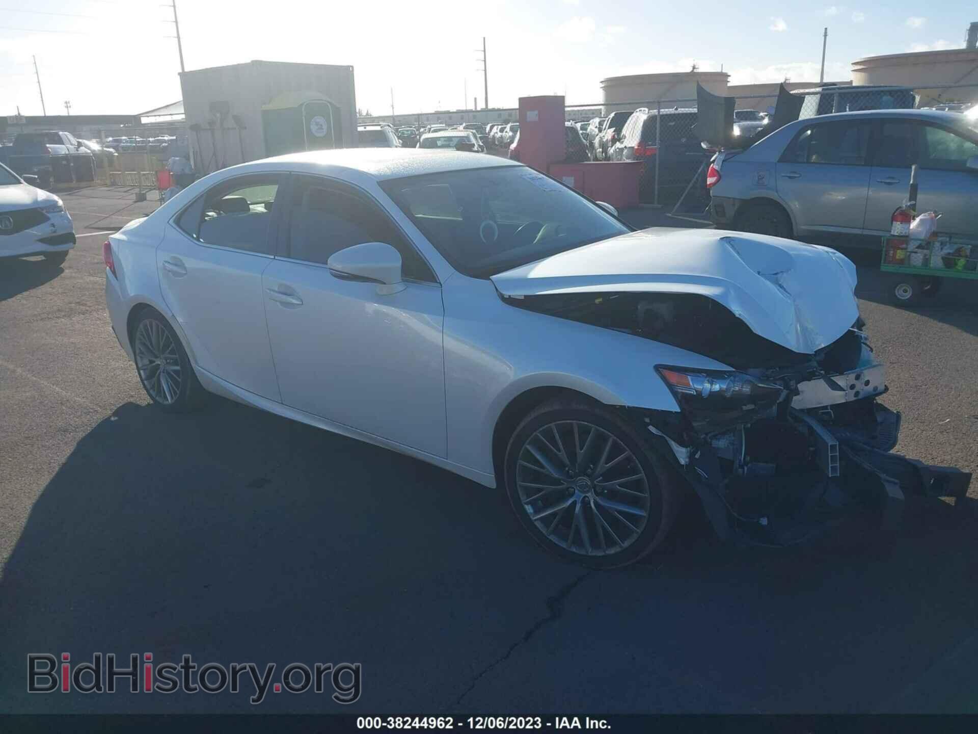 Фотография JTHBA1D26G5002192 - LEXUS IS 200T 2016