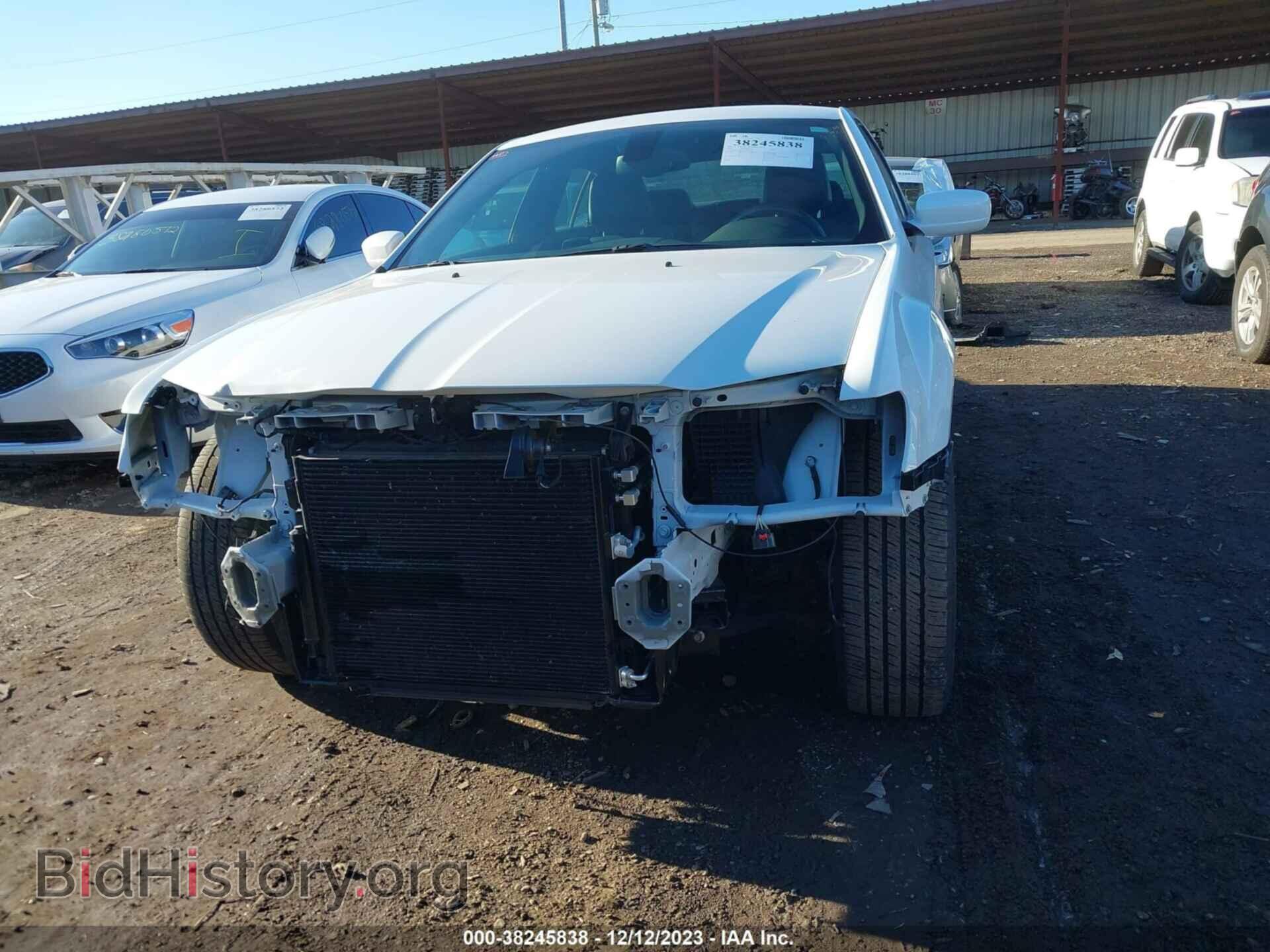 2016 CHRYSLER 300 - VIN: 2C3CCAGG2GH209120 - Фото 13