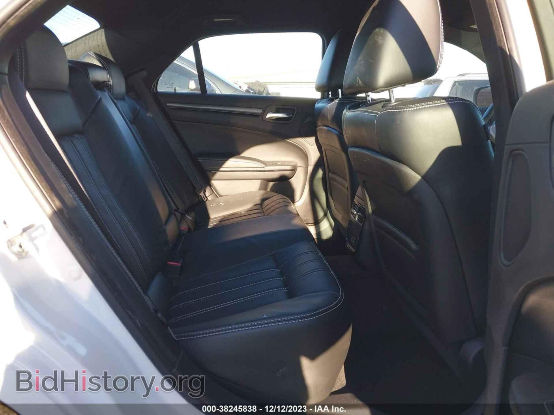 2016 CHRYSLER 300 - VIN: 2C3CCAGG2GH209120 - Фото 8