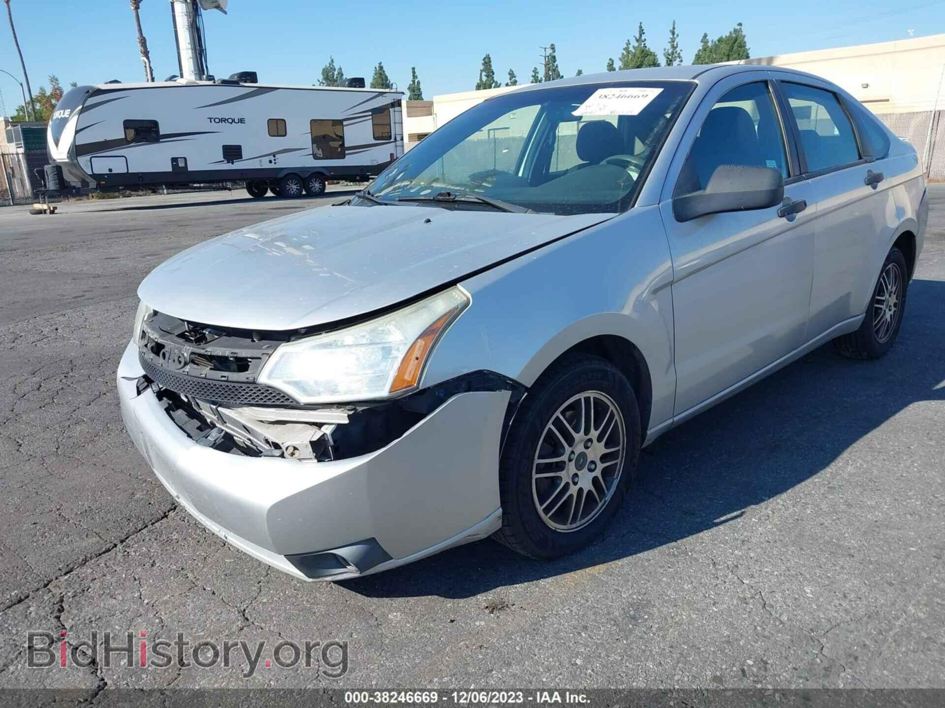 2011 FORD FOCUS - VIN: 1FAHP3FN6BW198673 - Фото 2