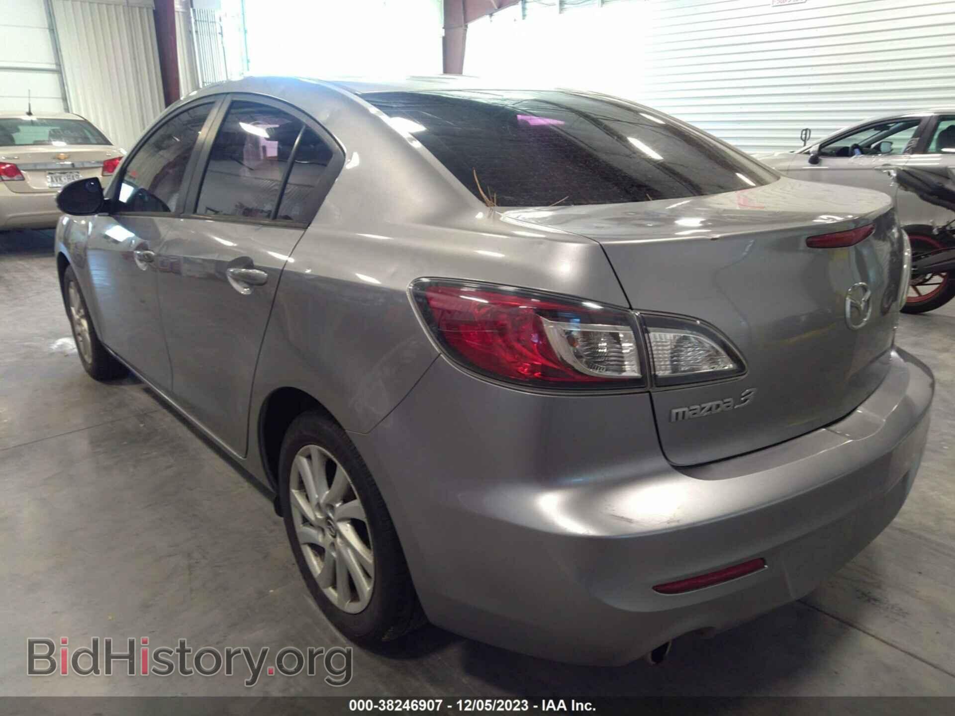 2013 MAZDA MAZDA3 - VIN: JM1BL1V79D1718948 - Фото 3