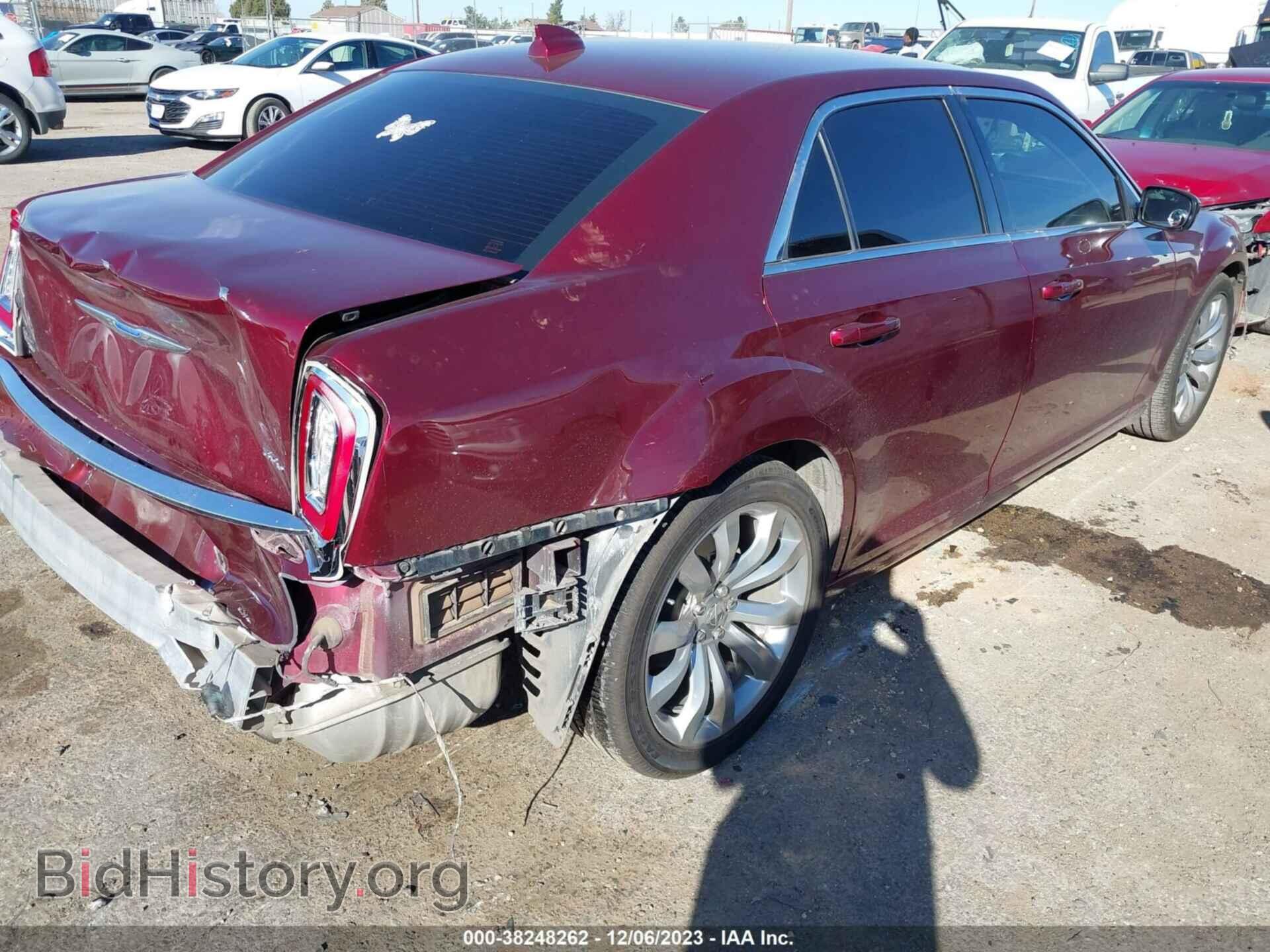 2019 CHRYSLER 300 - VIN: 2C3CCAAG1KH564801 - Фото 4
