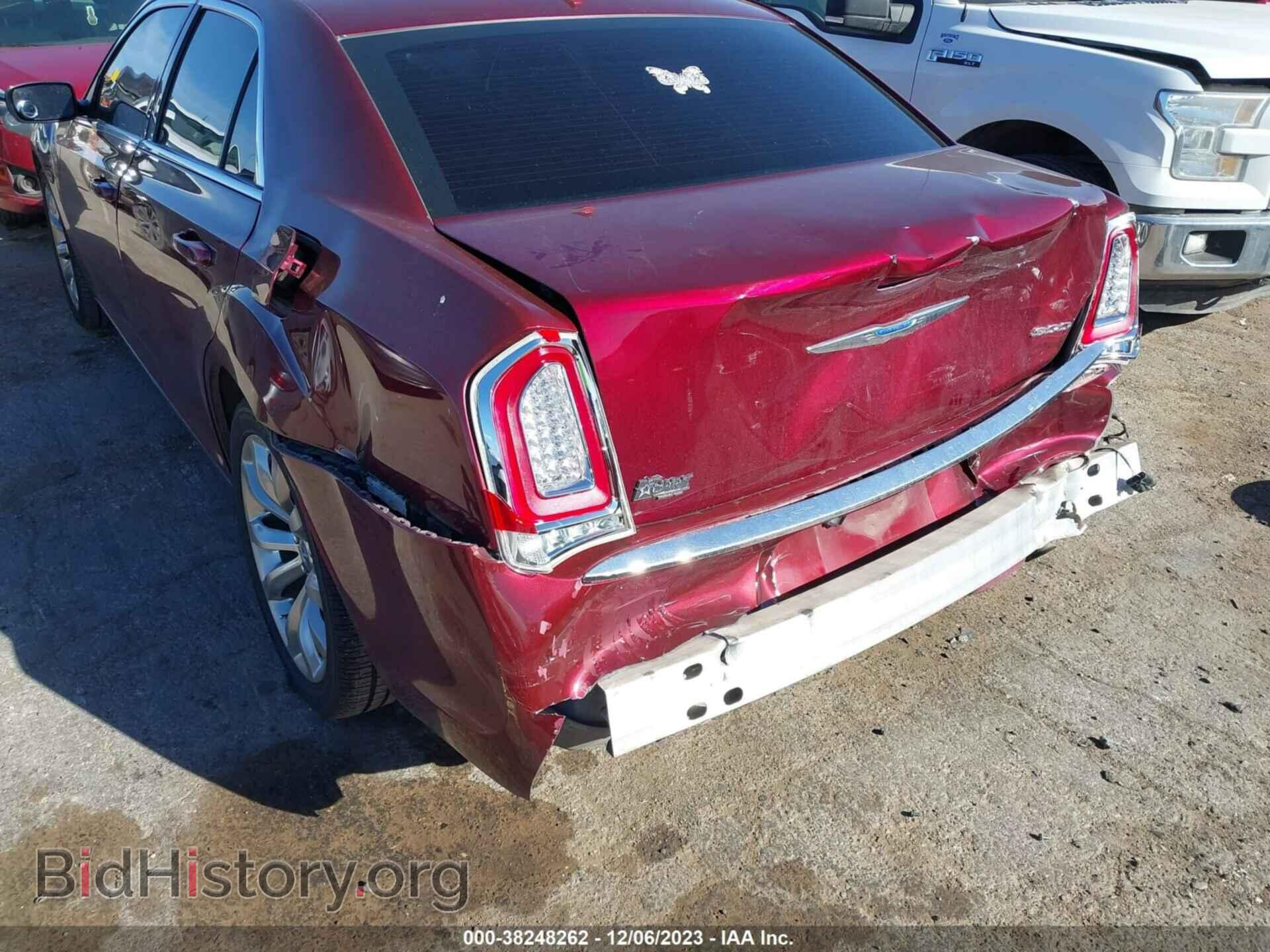2019 CHRYSLER 300 - VIN: 2C3CCAAG1KH564801 - Фото 6