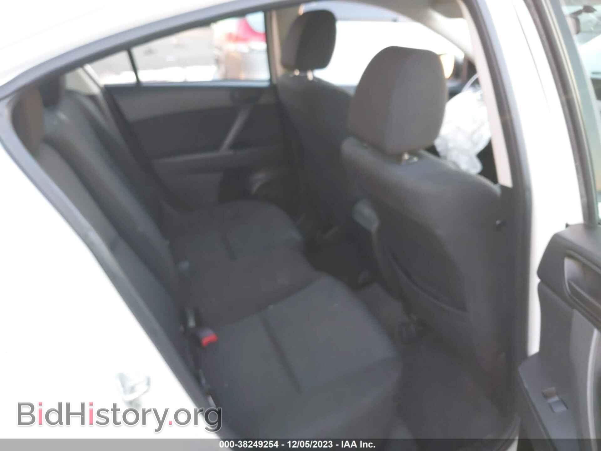 2011 MAZDA MAZDA3 - VIN: JM1BL1UG5B1439527 - Фото 8