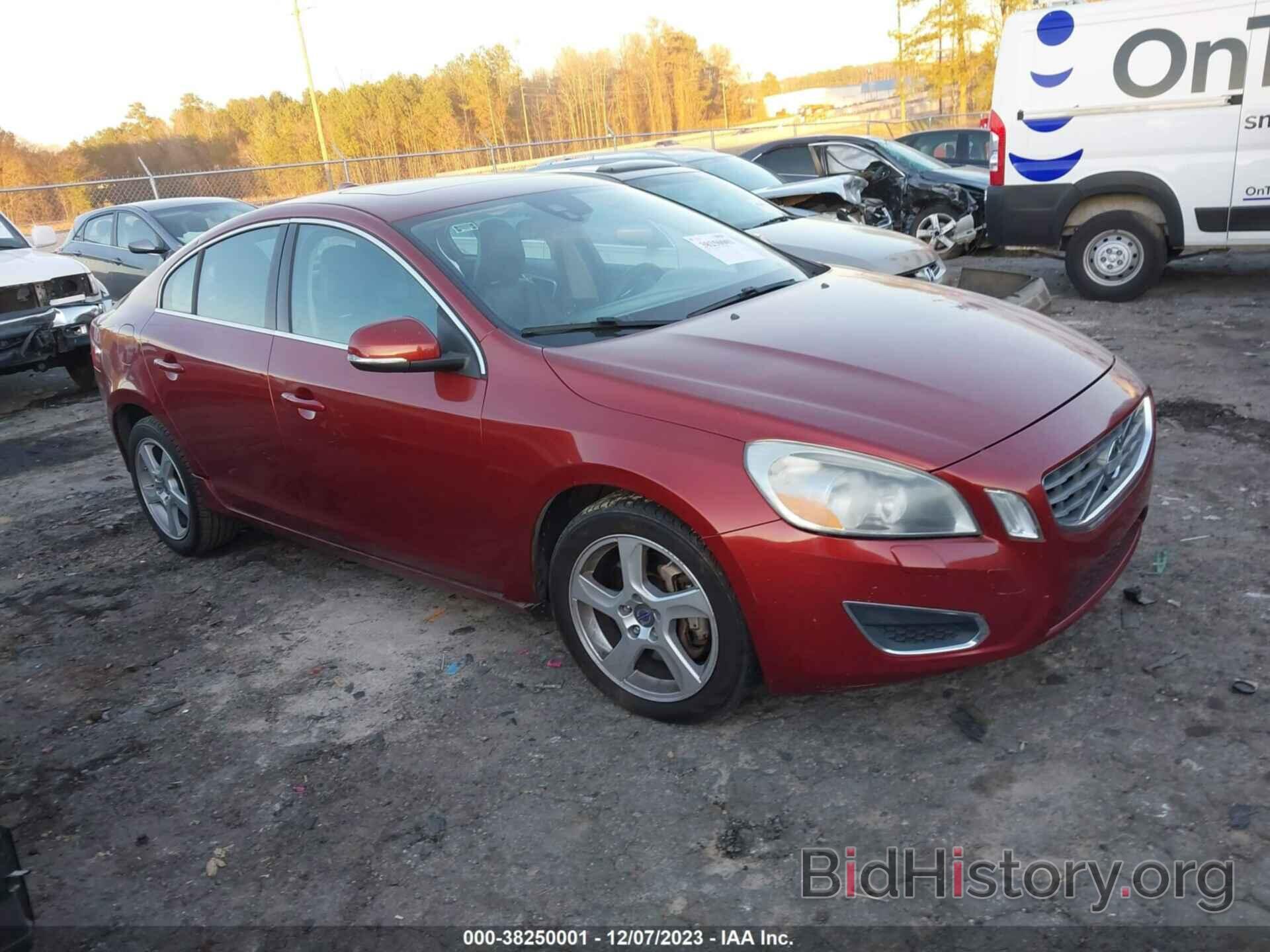 Photo YV1612FS9D1212918 - VOLVO S60 2013