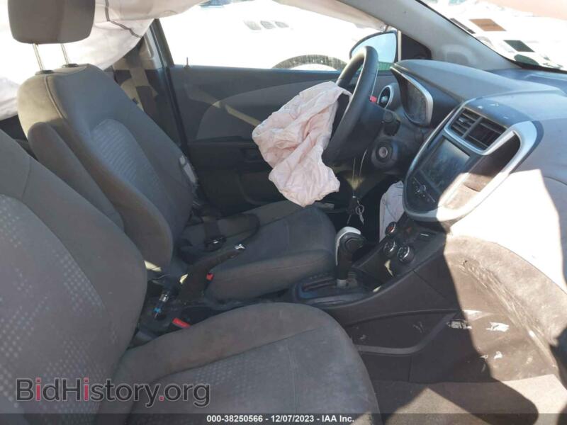 2017 Chevrolet SONIC (VIN 1G1JB5SH9H4162446) — фото 5 из 11
