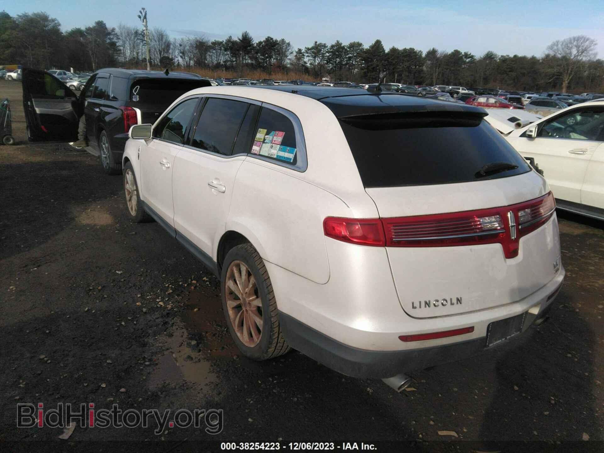 2011 LINCOLN MKT - VIN: 2LMHJ5ATXBBJ54920 - Фото 3