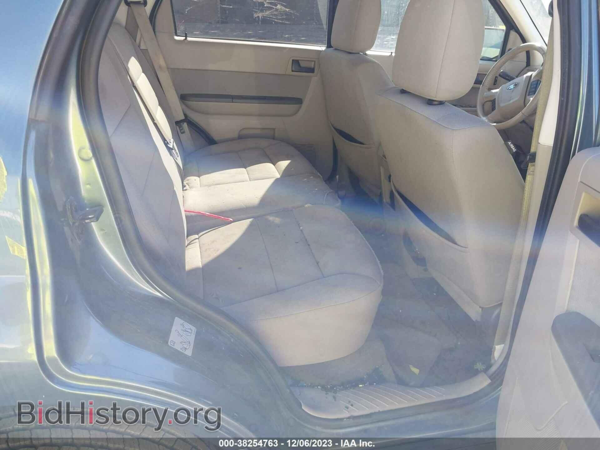 2011 FORD ESCAPE - VIN: 1FMCU0D79BKA74139 - Фото 8