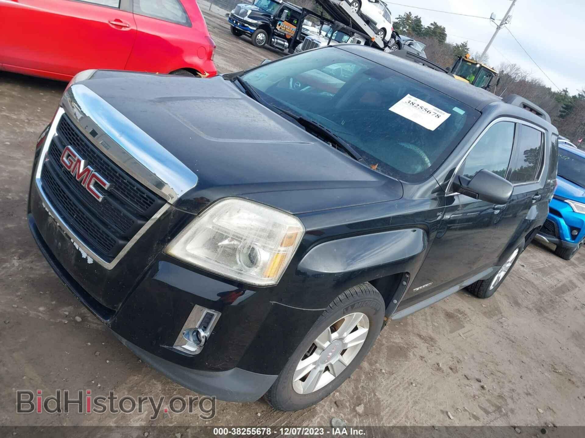 2010 GMC TERRAIN - VIN: 2CTFLEEW2A6228302 - Photo 2
