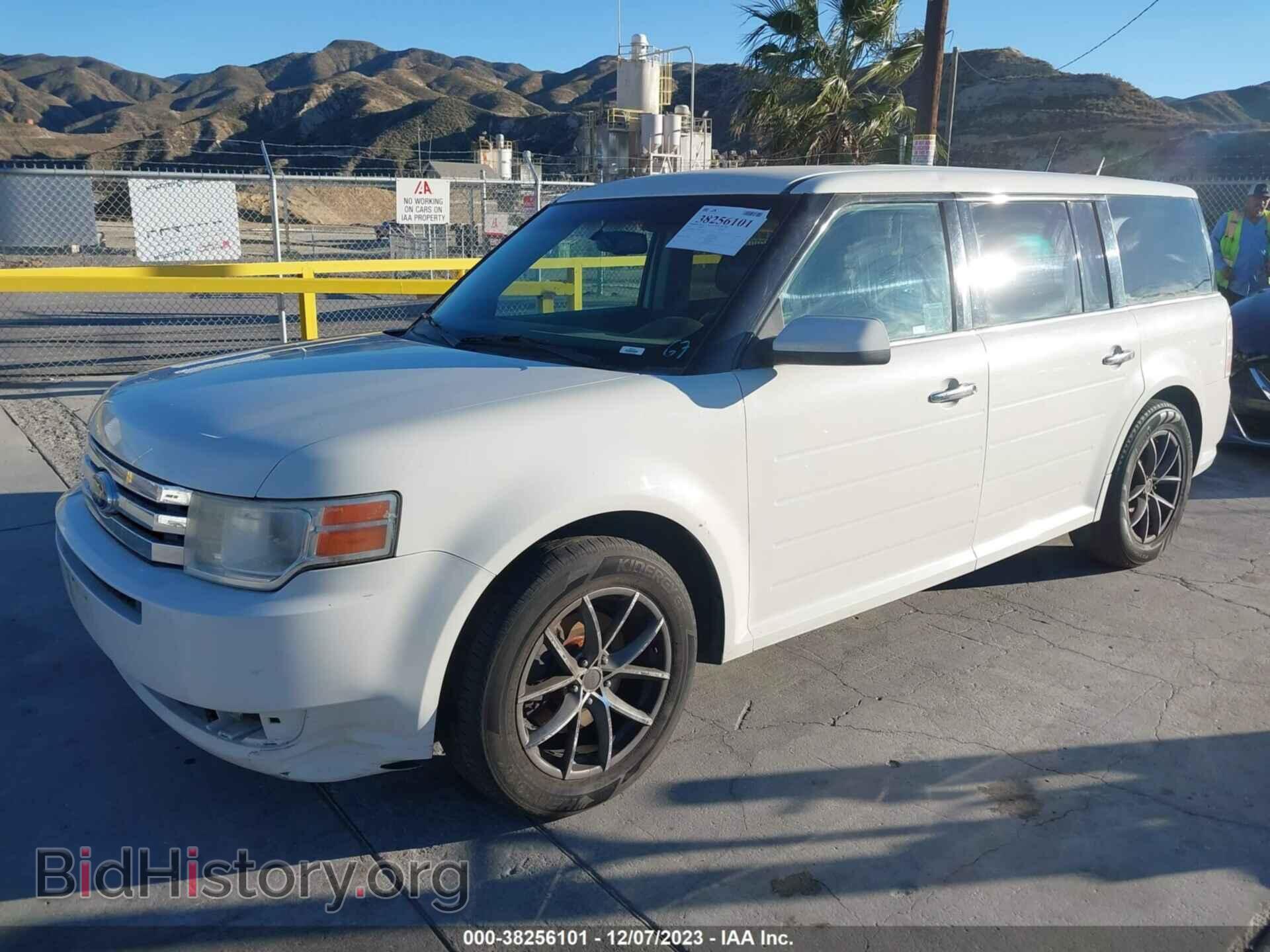 2011 FORD FLEX - VIN: 2FMGK5CC4BBD12119 - Photo 2