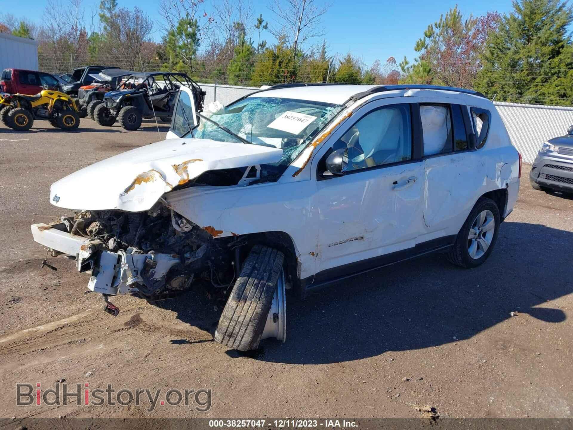 2013 JEEP COMPASS - VIN: 1C4NJDEB8DD222384 - Фото 2