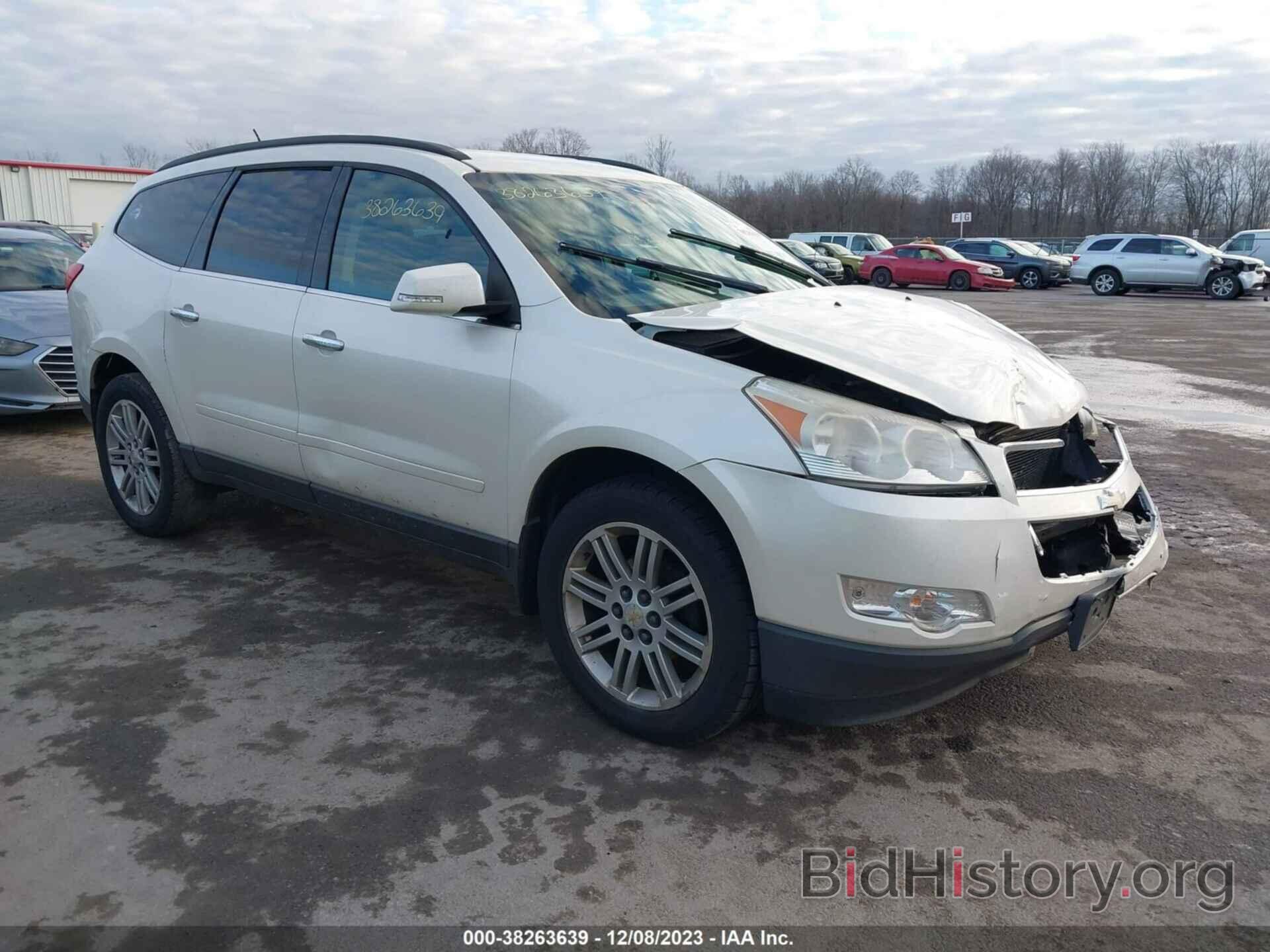 Photo 1GNKVGED8BJ103718 - CHEVROLET TRAVERSE 2011