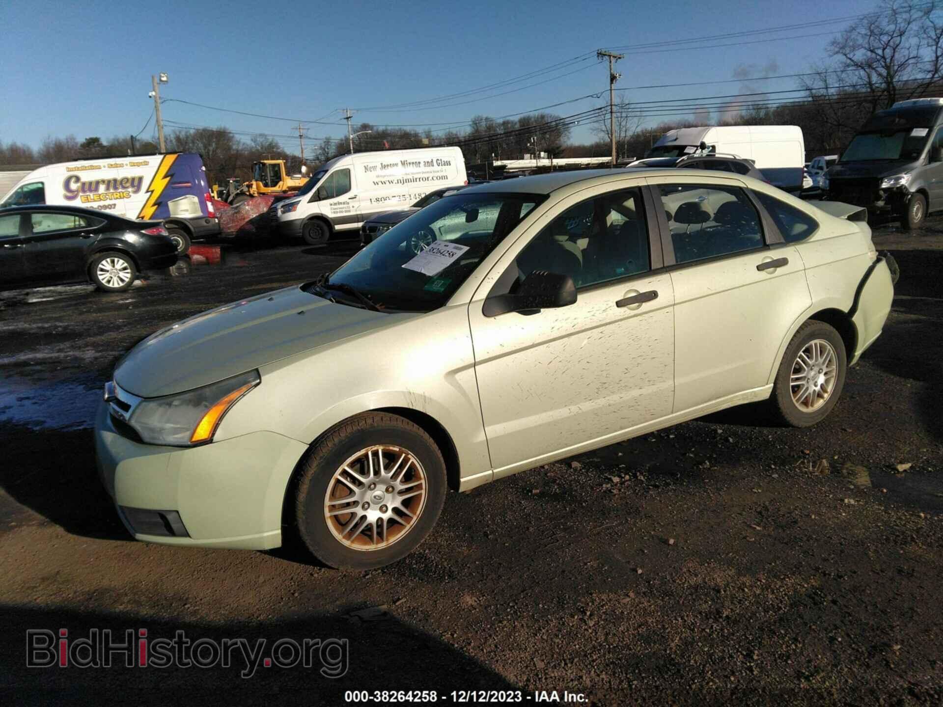2011 FORD FOCUS - VIN: 1FAHP3FN1BW104814 - Фото 2