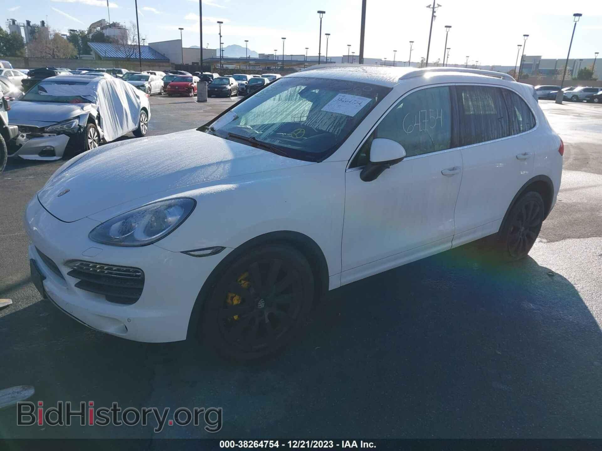 2013 PORSCHE CAYENNE - VIN: WP1AB2A22DLA81595 - Фото 2