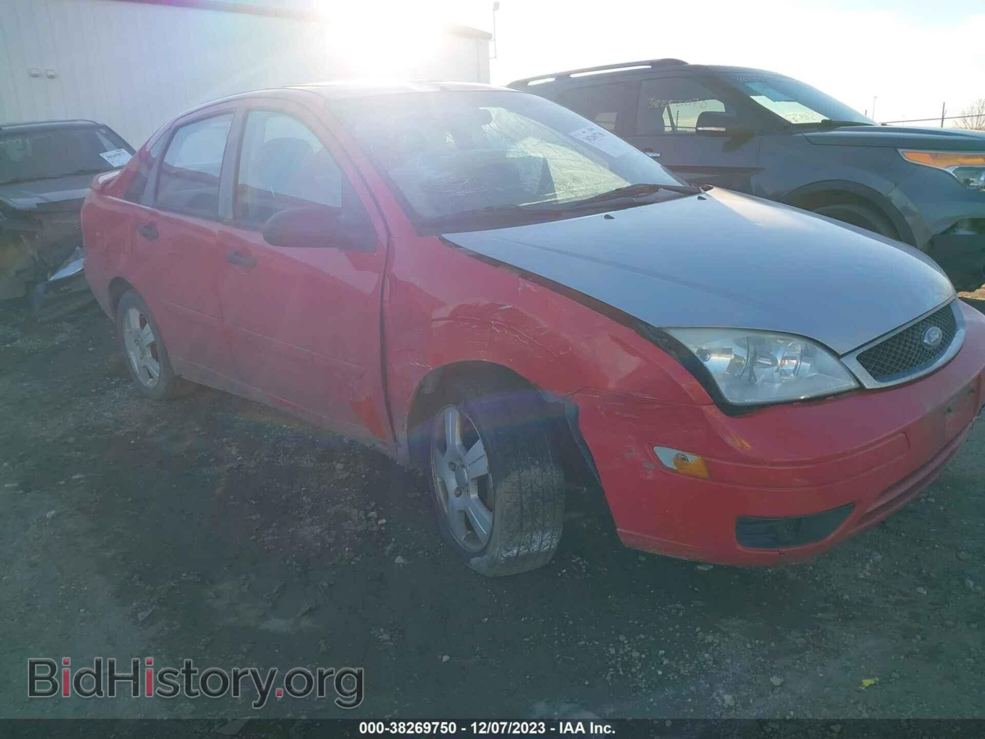 Photo 1FAHP34N27W203720 - FORD FOCUS 2007