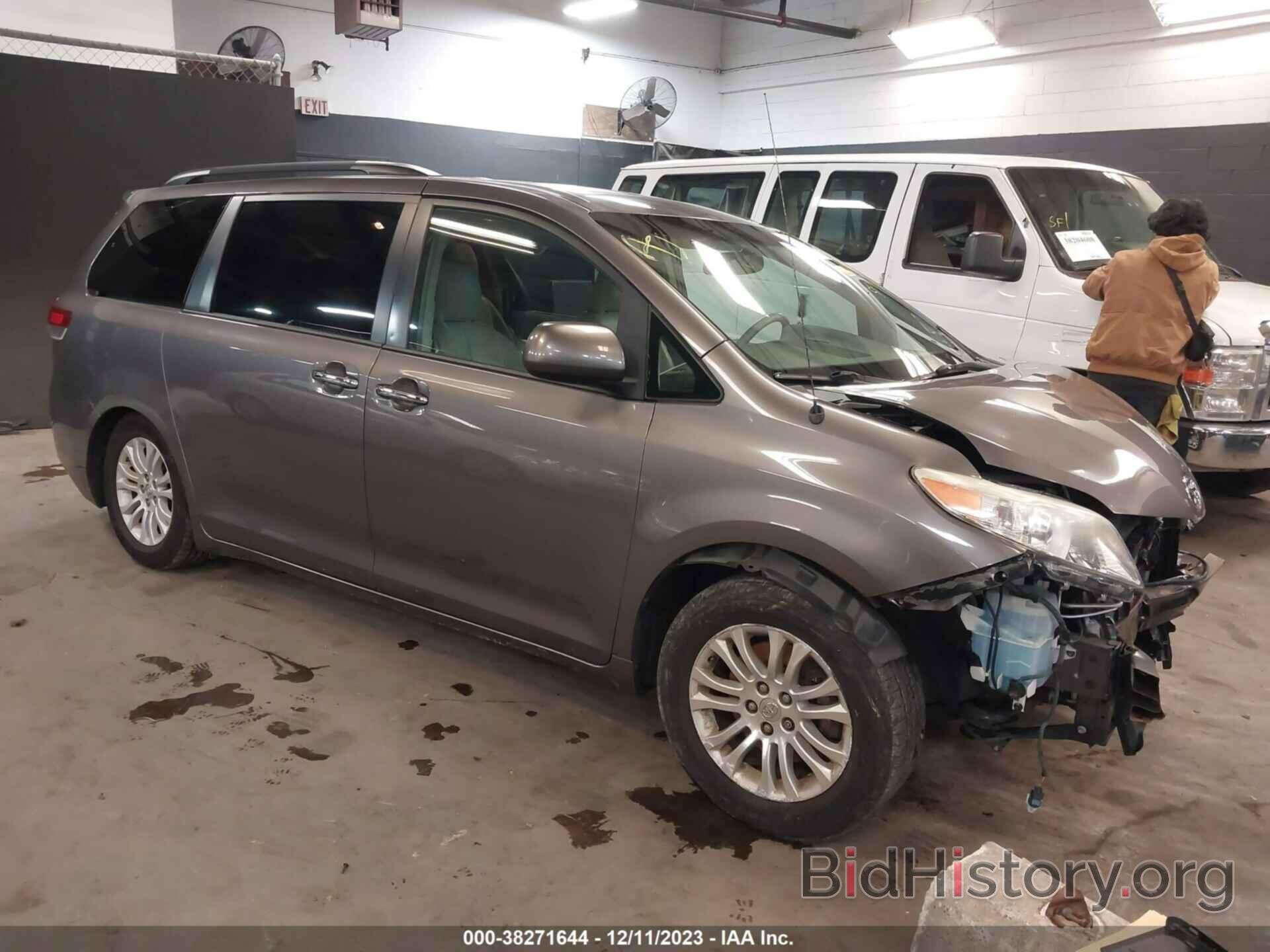 Photo 5TDYK3DC2ES509501 - TOYOTA SIENNA 2014