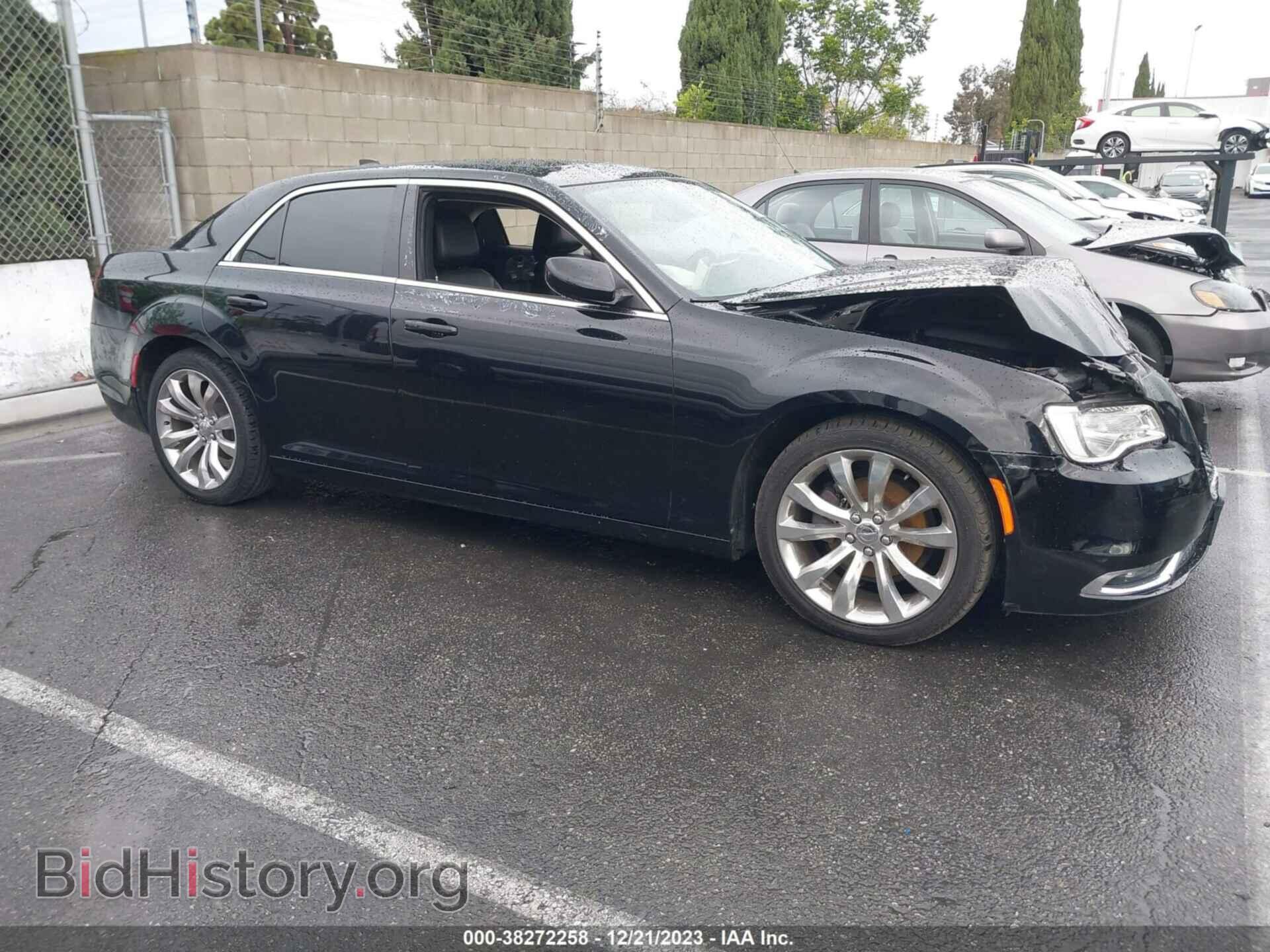 2019 CHRYSLER 300 - VIN: 2C3CCAAG9KH755558 - Фото 12