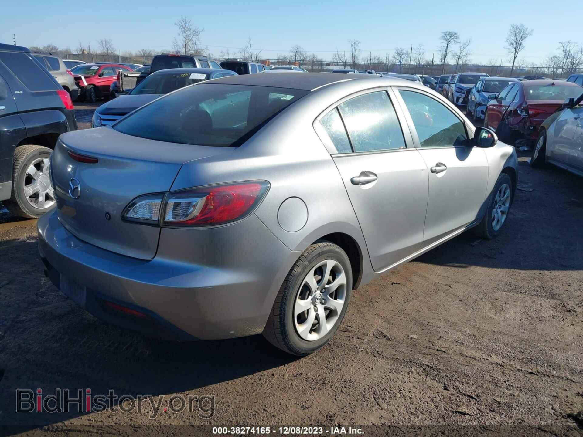 2011 MAZDA MAZDA3 - VIN: JM1BL1UF5B1387131 - Фото 4