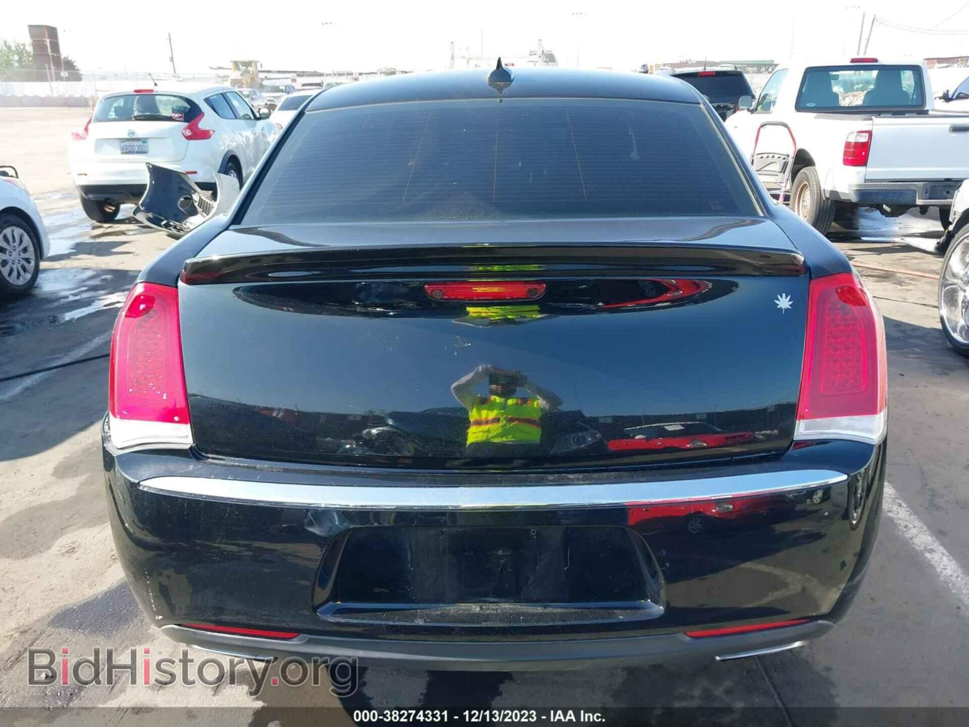 2016 CHRYSLER 300 - VIN: 2C3CCARG6GH142406 - Фото 17