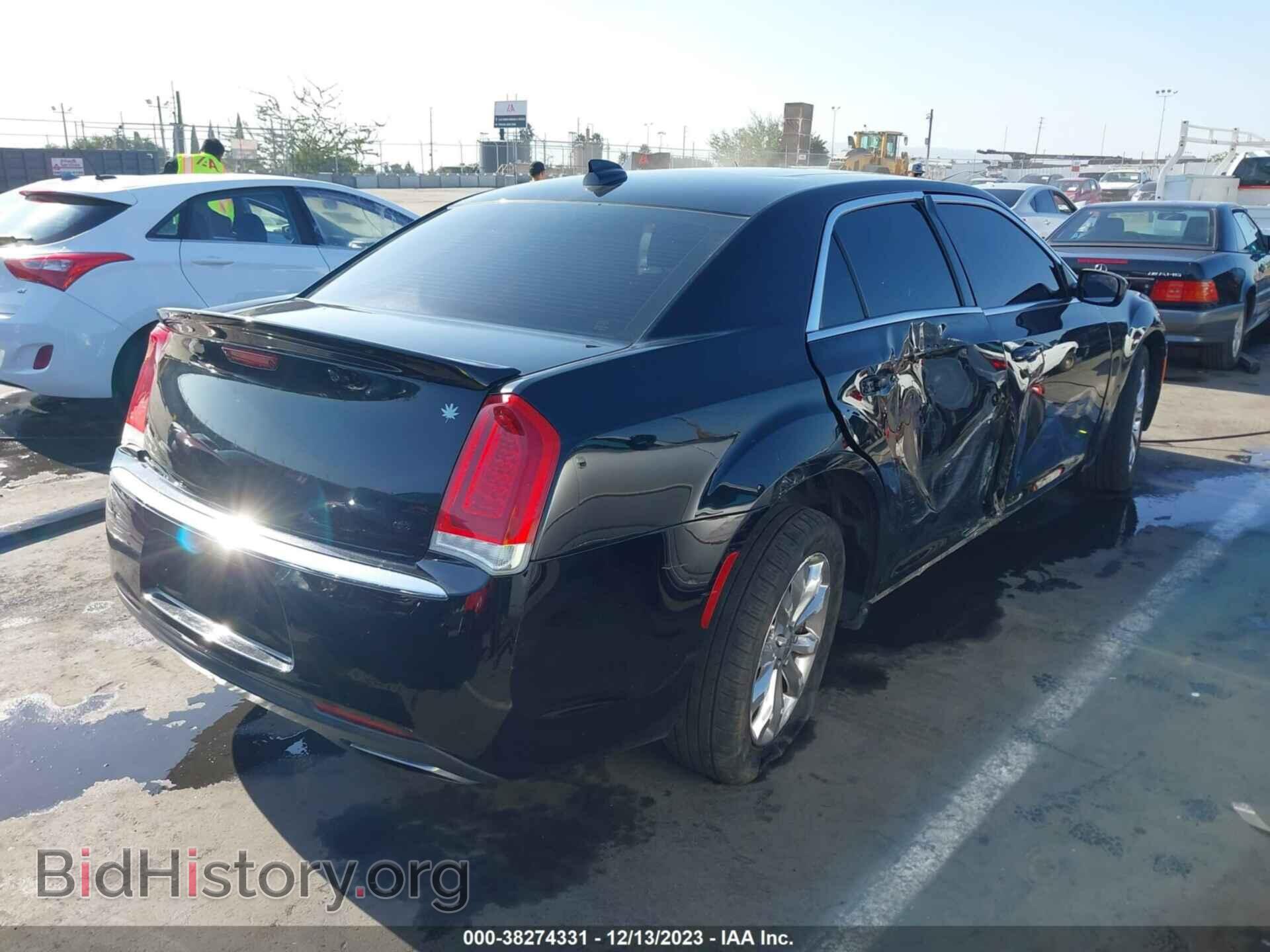 2016 CHRYSLER 300 - VIN: 2C3CCARG6GH142406 - Фото 4