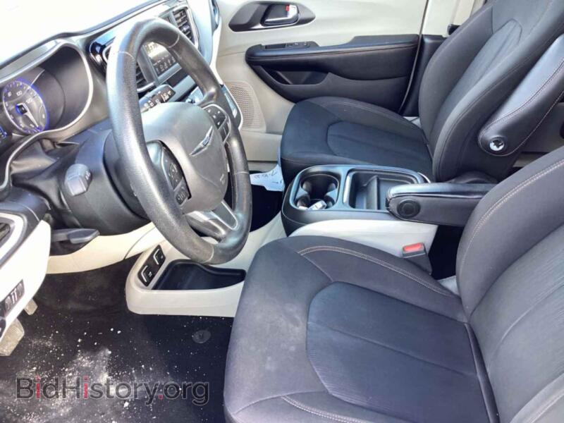 2020 Chrysler PACIFICA (VIN 2C4RC1FG6LR136796) — photo 7 of 19