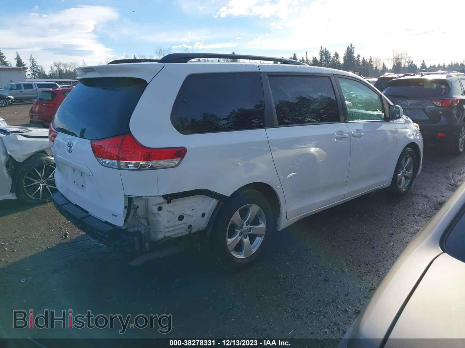 2014 TOYOTA SIENNA - VIN: 5TDKK3DCXES481386 - Фото 4