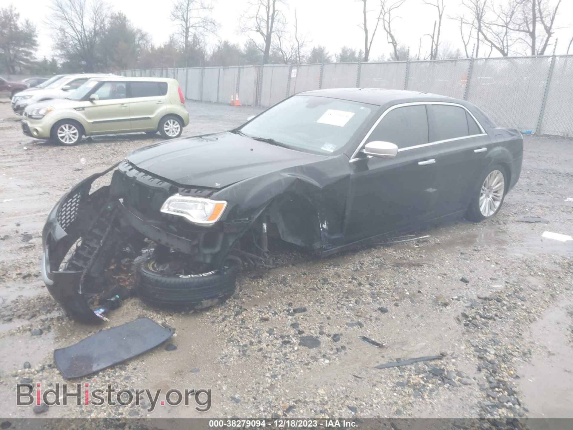 2012 CHRYSLER 300 - VIN: 2C3CCAPT2CH312805 - Фото 2