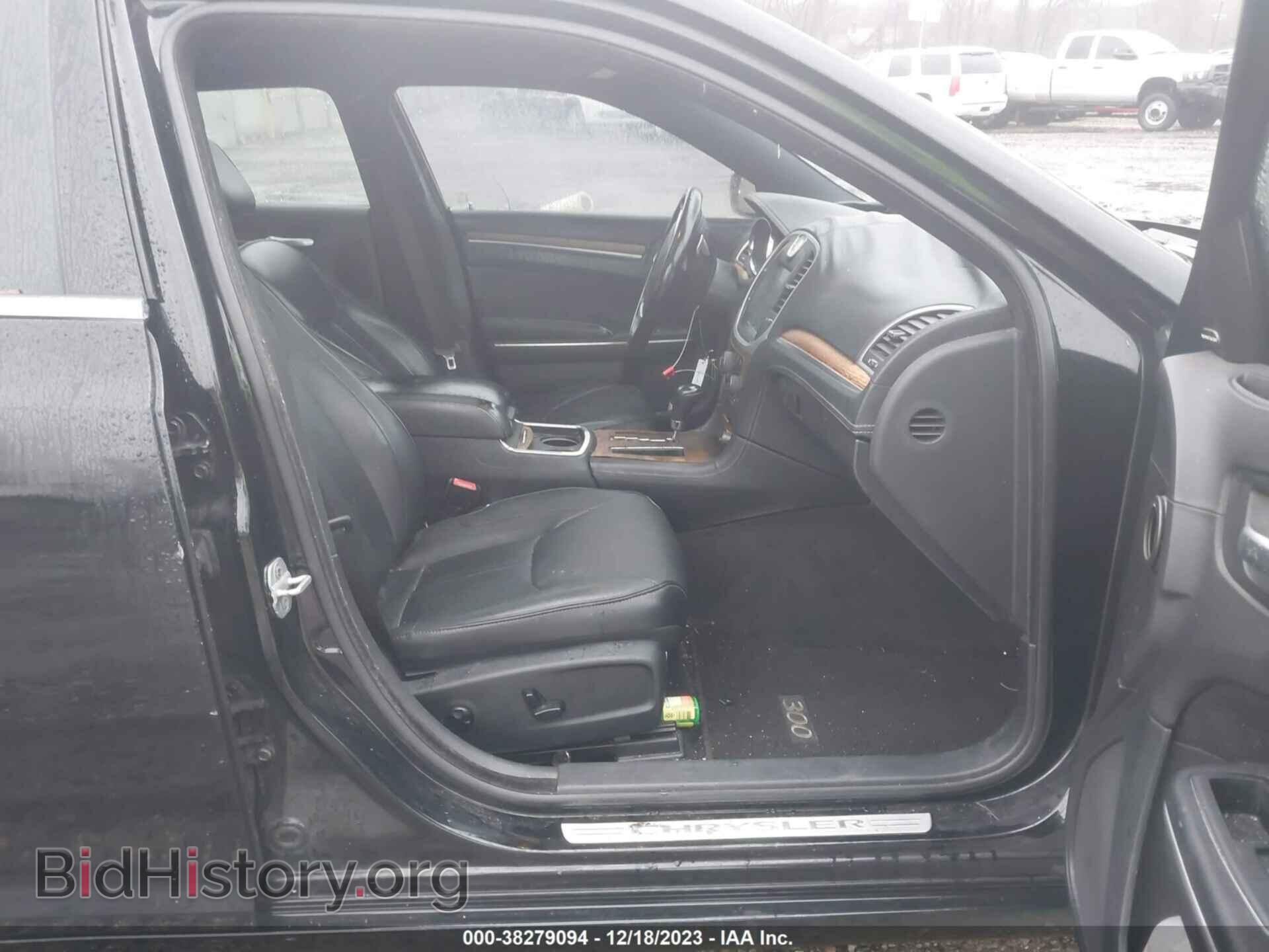 2012 CHRYSLER 300 - VIN: 2C3CCAPT2CH312805 - Фото 5