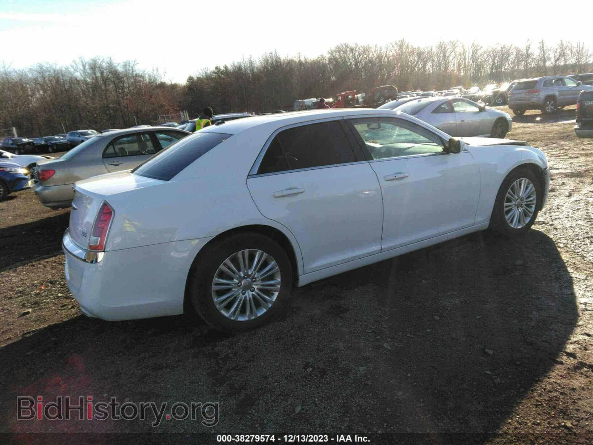2014 CHRYSLER 300 - VIN: 2C3CCARG1EH356197 - Photo 4