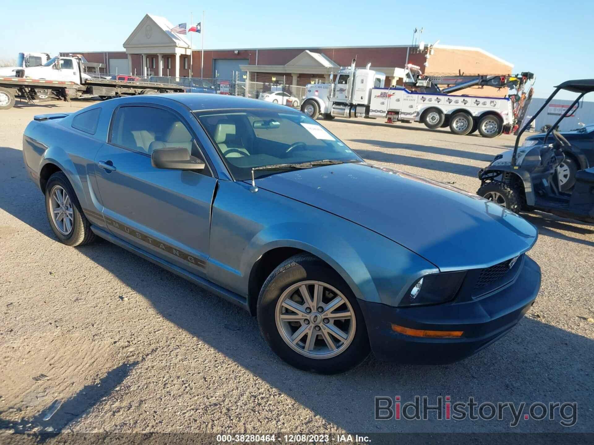 Photo 1ZVFT80N975308936 - FORD MUSTANG 2007