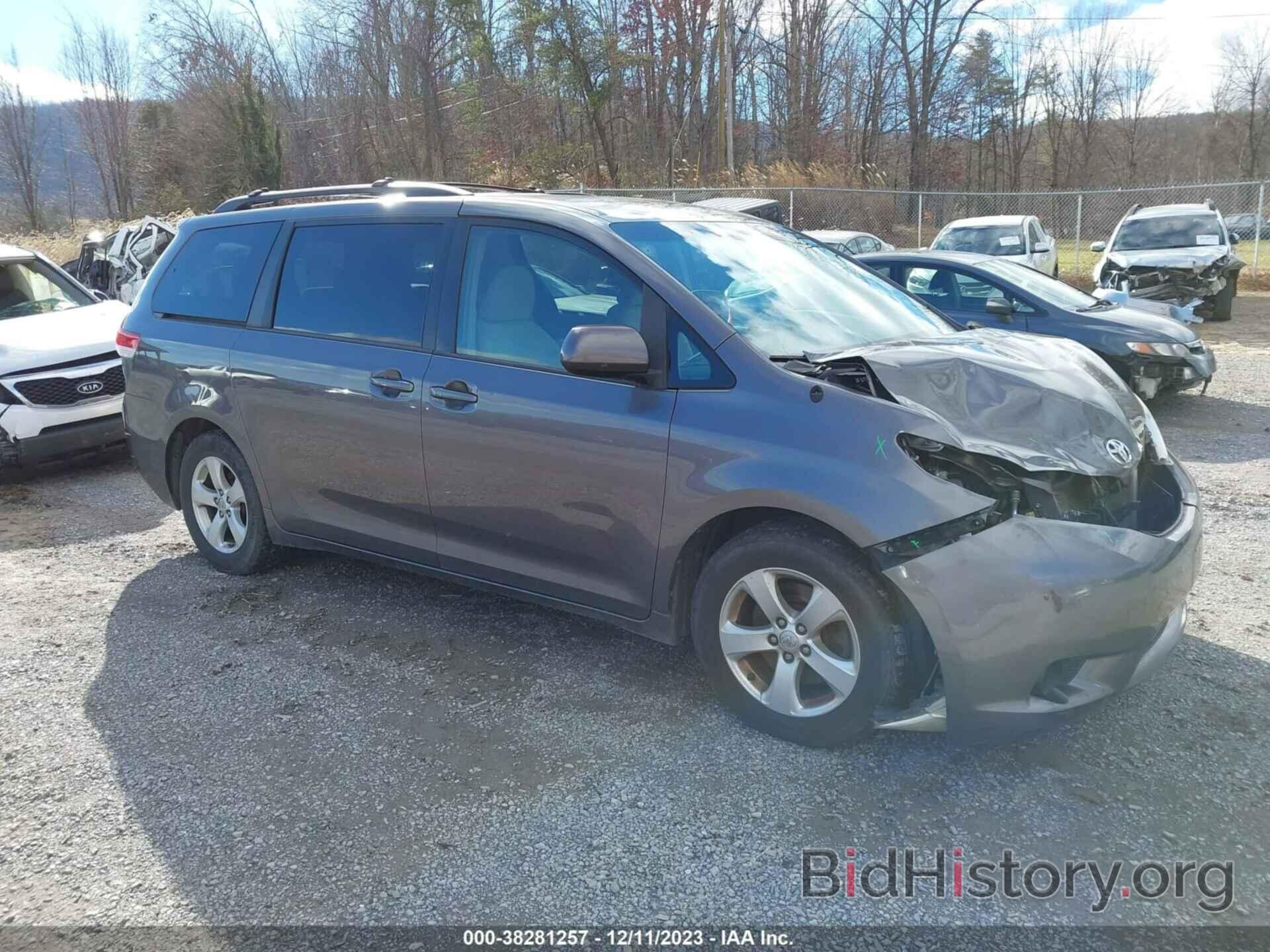 Photo 5TDKK3DC6ES472720 - TOYOTA SIENNA 2014