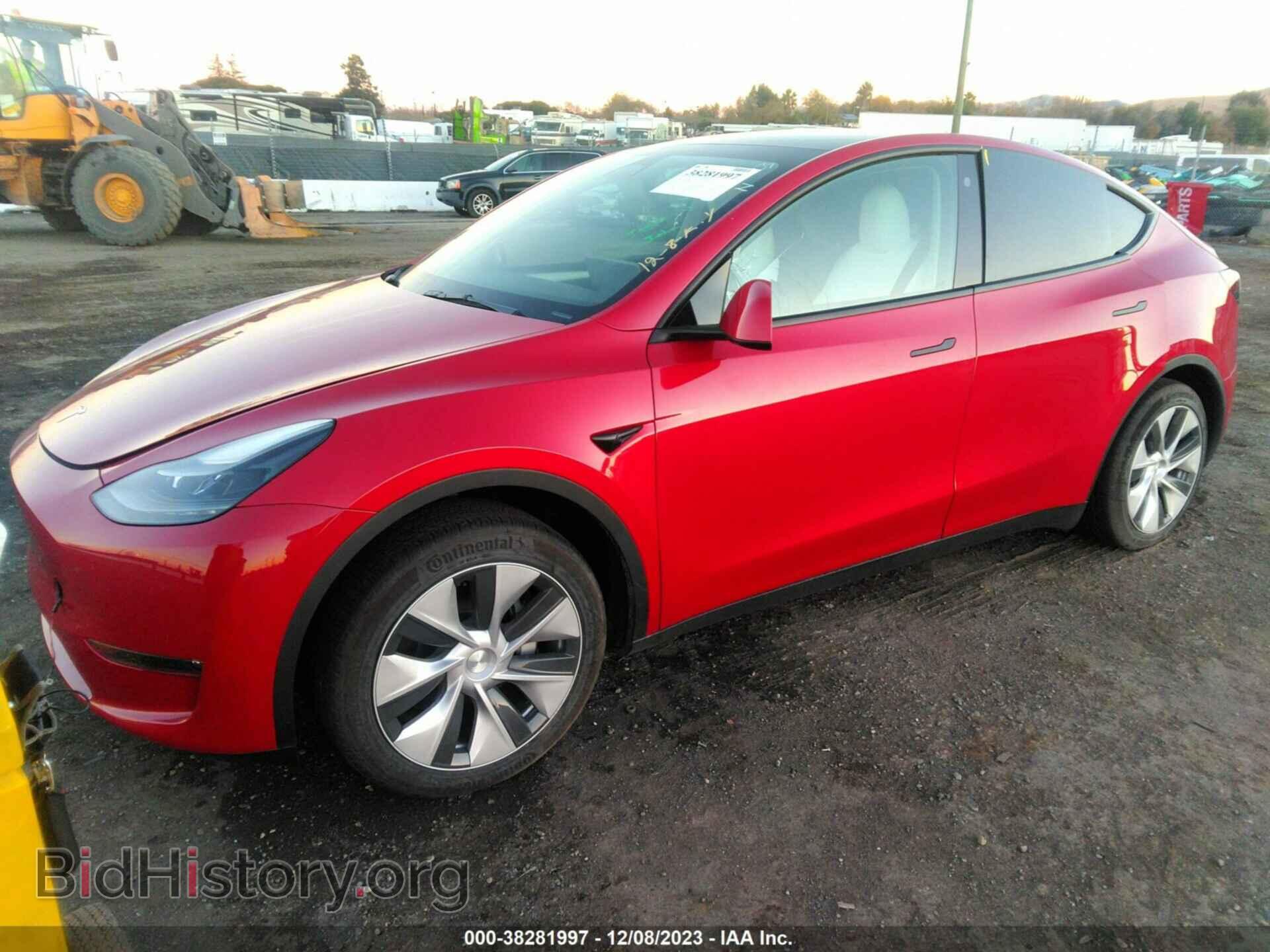 2023 TESLA MODEL Y - VIN: 7SAYGDEE8PF629207 - Фото 2