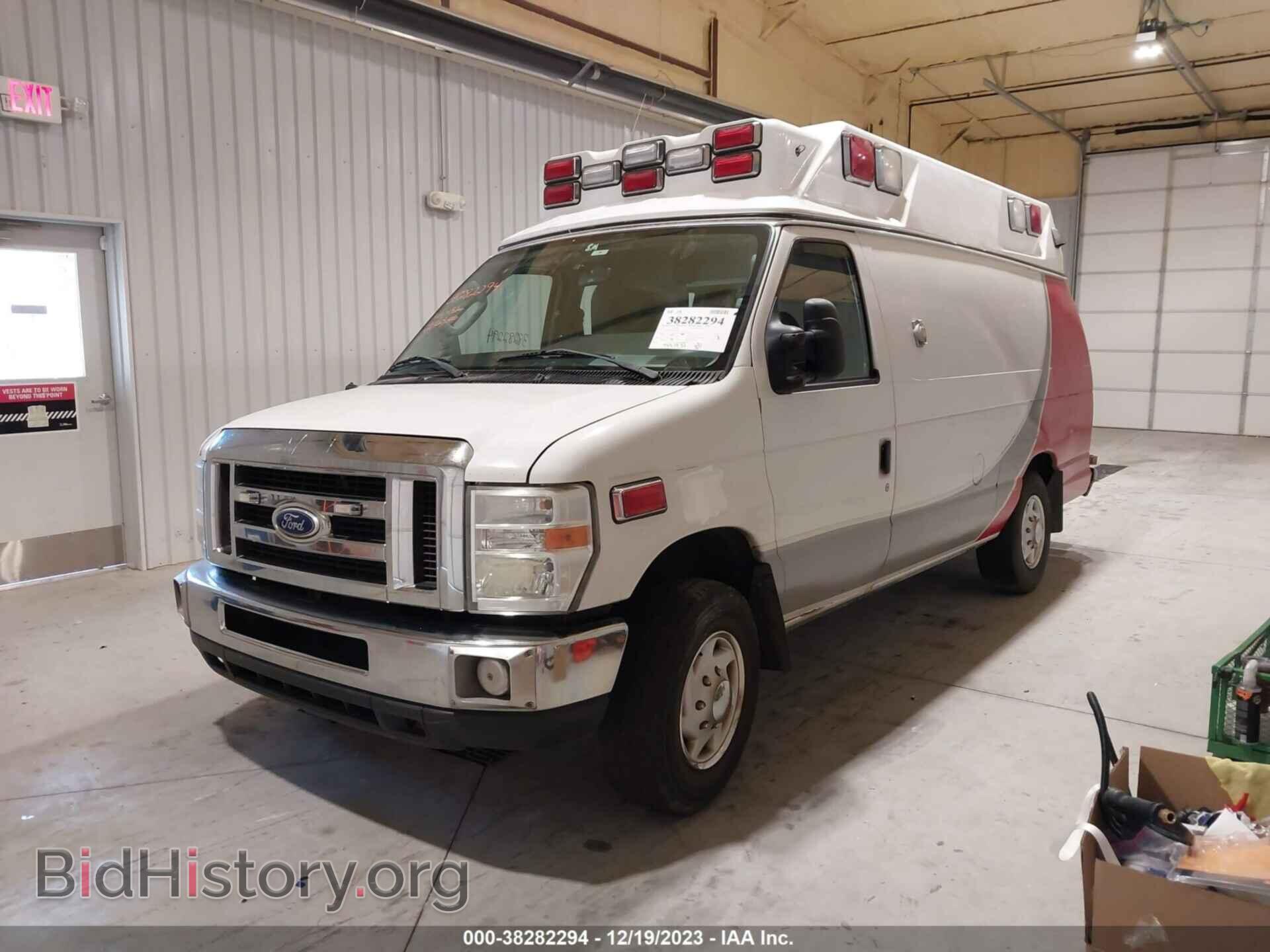 2011 FORD ECONOLINE - VIN: 1FDSS3ES8BDB26189 - Фото 2