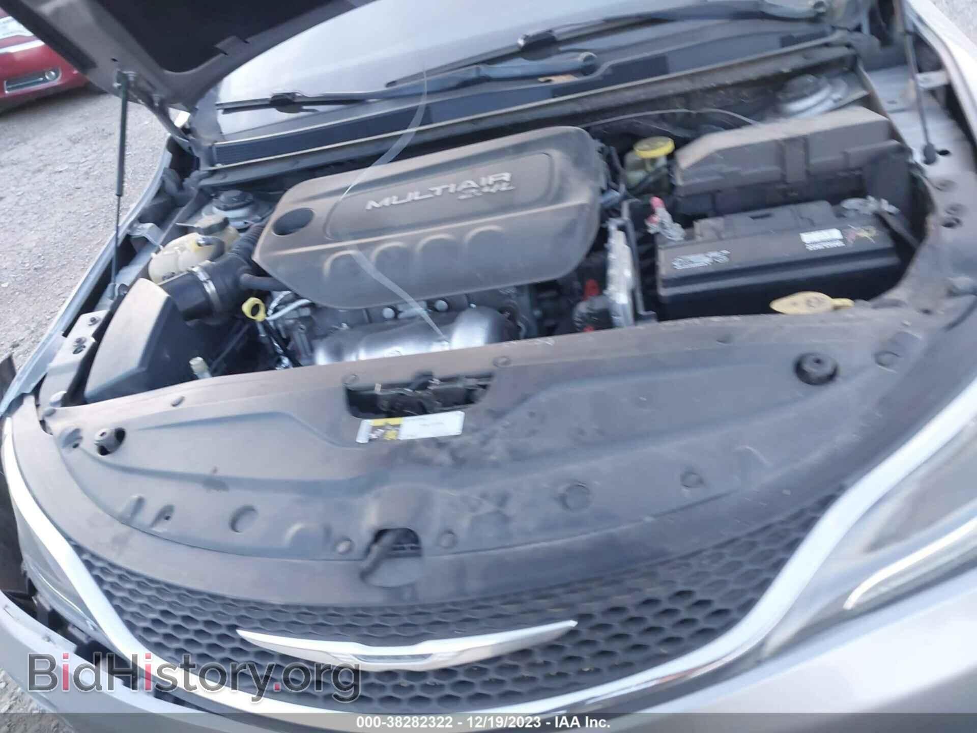 2015 CHRYSLER 200 - VIN: 1C3CCCAB0FN577973 - Фото 10
