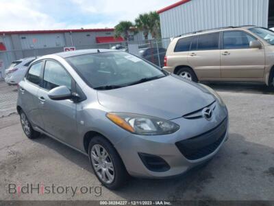 2014 Mazda MAZDA2 Sport, серебристый — VIN JM1DE1KY4E0172857, IAAI
