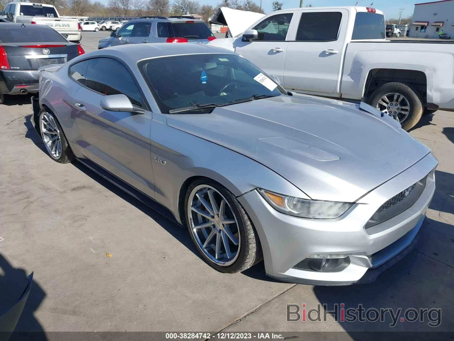 Photo 1FA6P8CF3F5305868 - FORD MUSTANG 2015