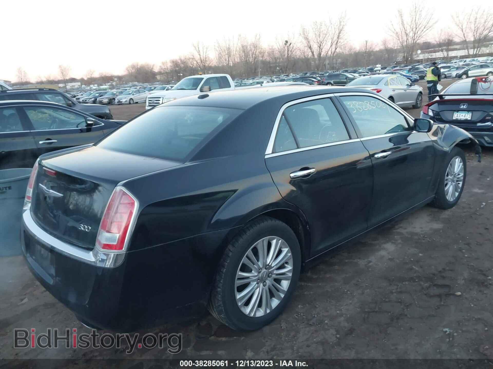 2012 CHRYSLER 300 - VIN: 2C3CCAHG7CH314003 - Фото 4