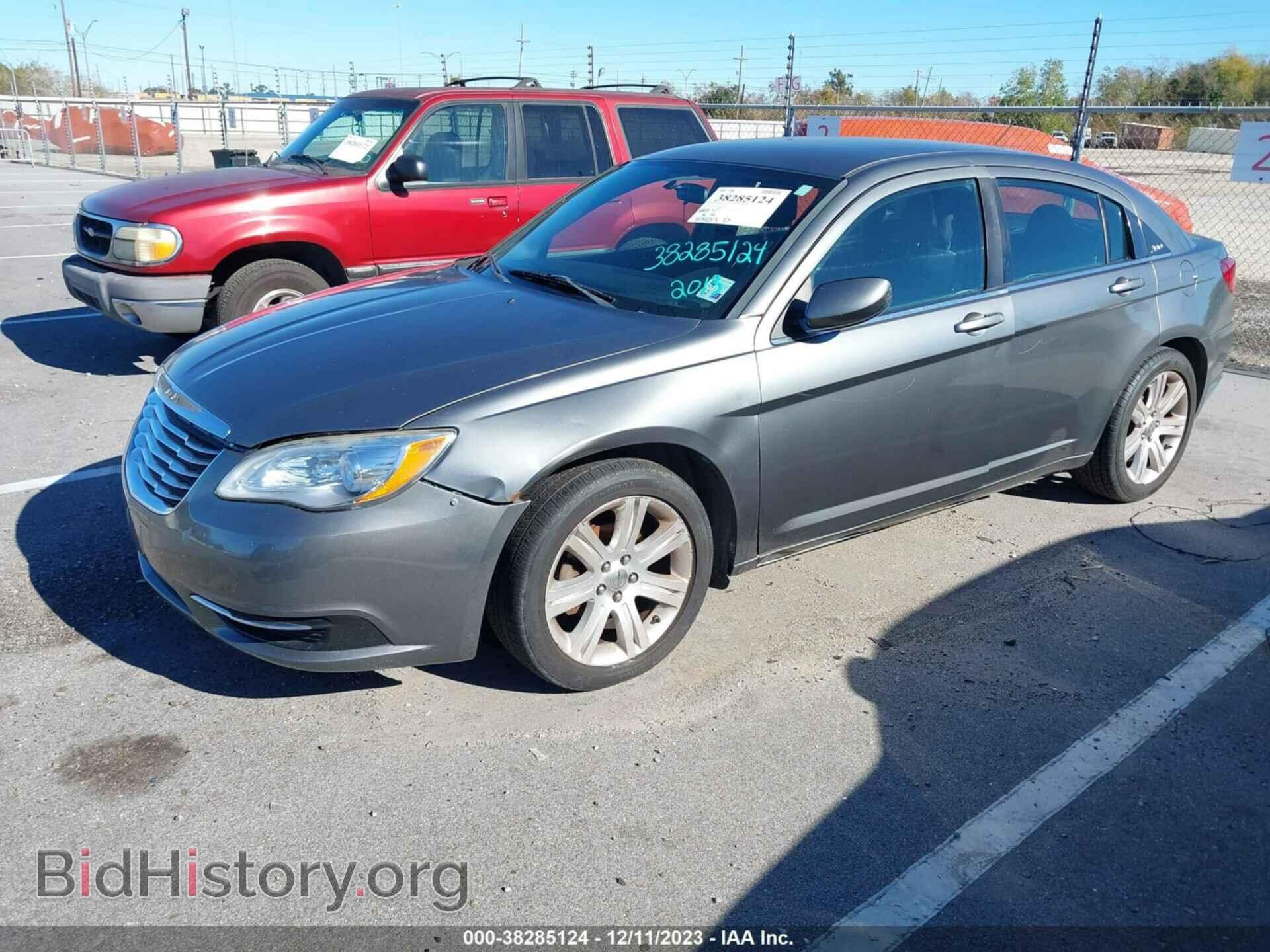 2013 CHRYSLER 200 - VIN: 1C3CCBAB2DN669366 - Фото 2