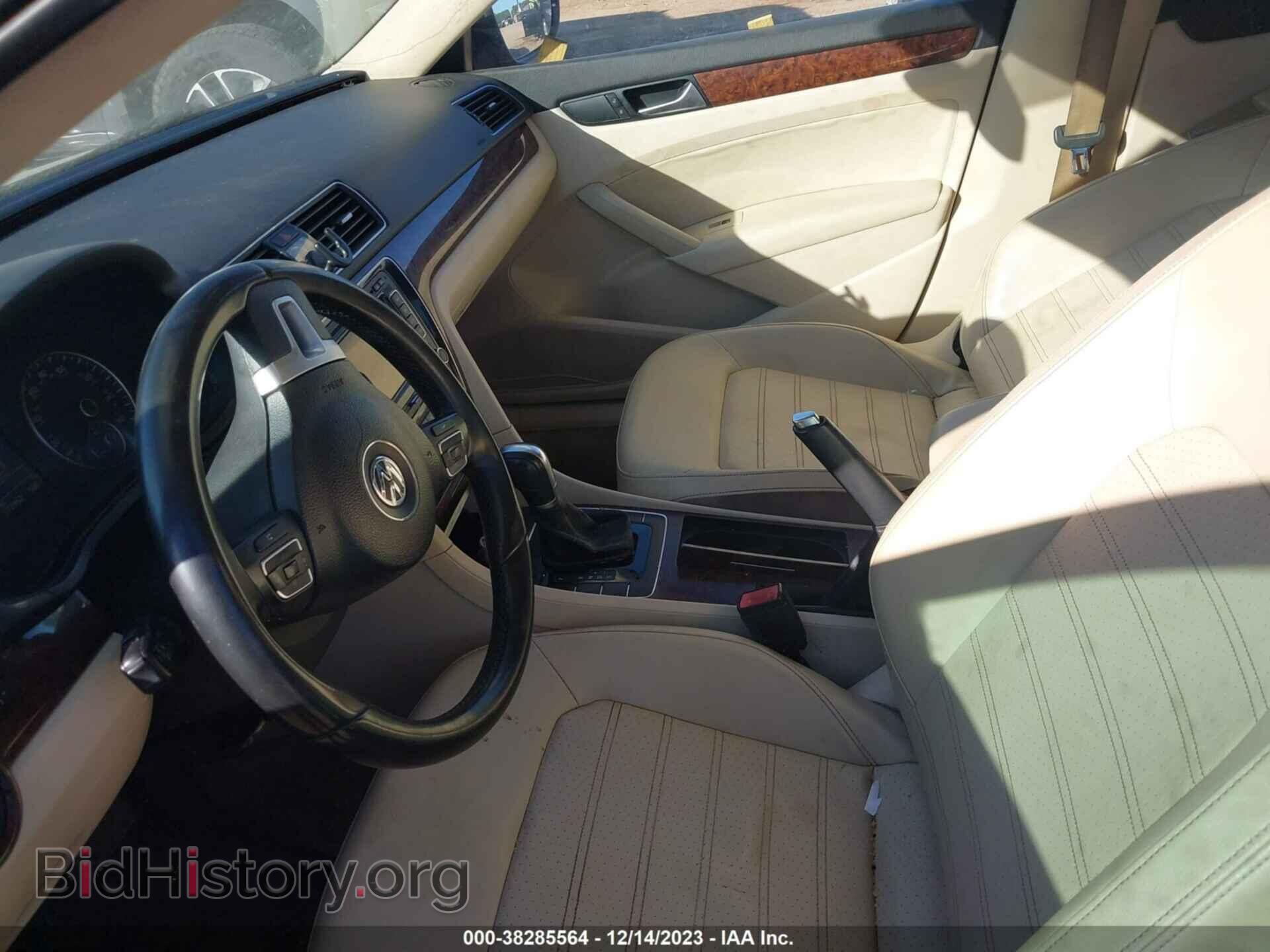 2012 VOLKSWAGEN PASSAT - VIN: 1VWCH7A32CC056352 - Фото 5