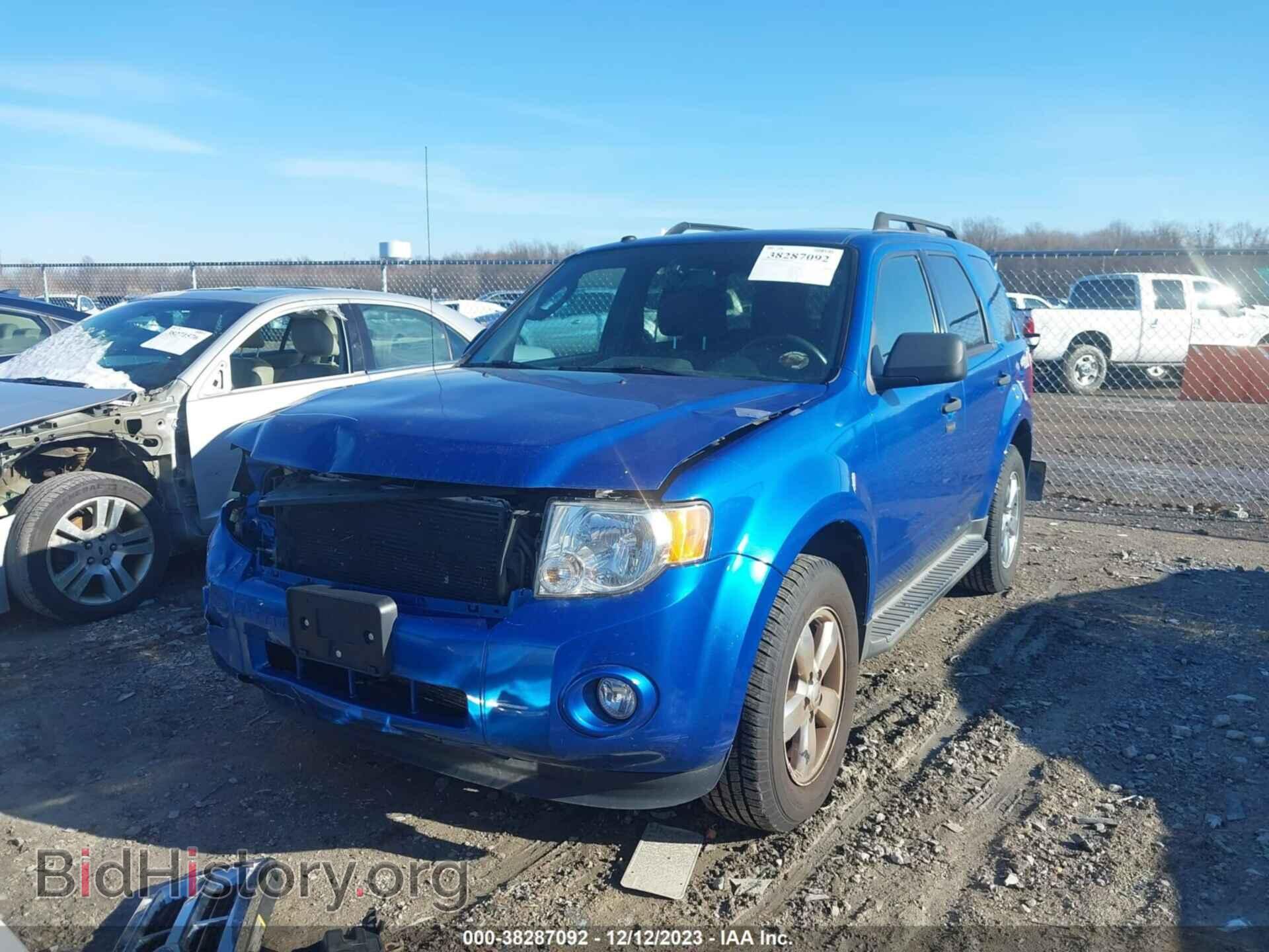 2011 FORD ESCAPE - VIN: 1FMCU0DG2BKC17190 - Фото 2