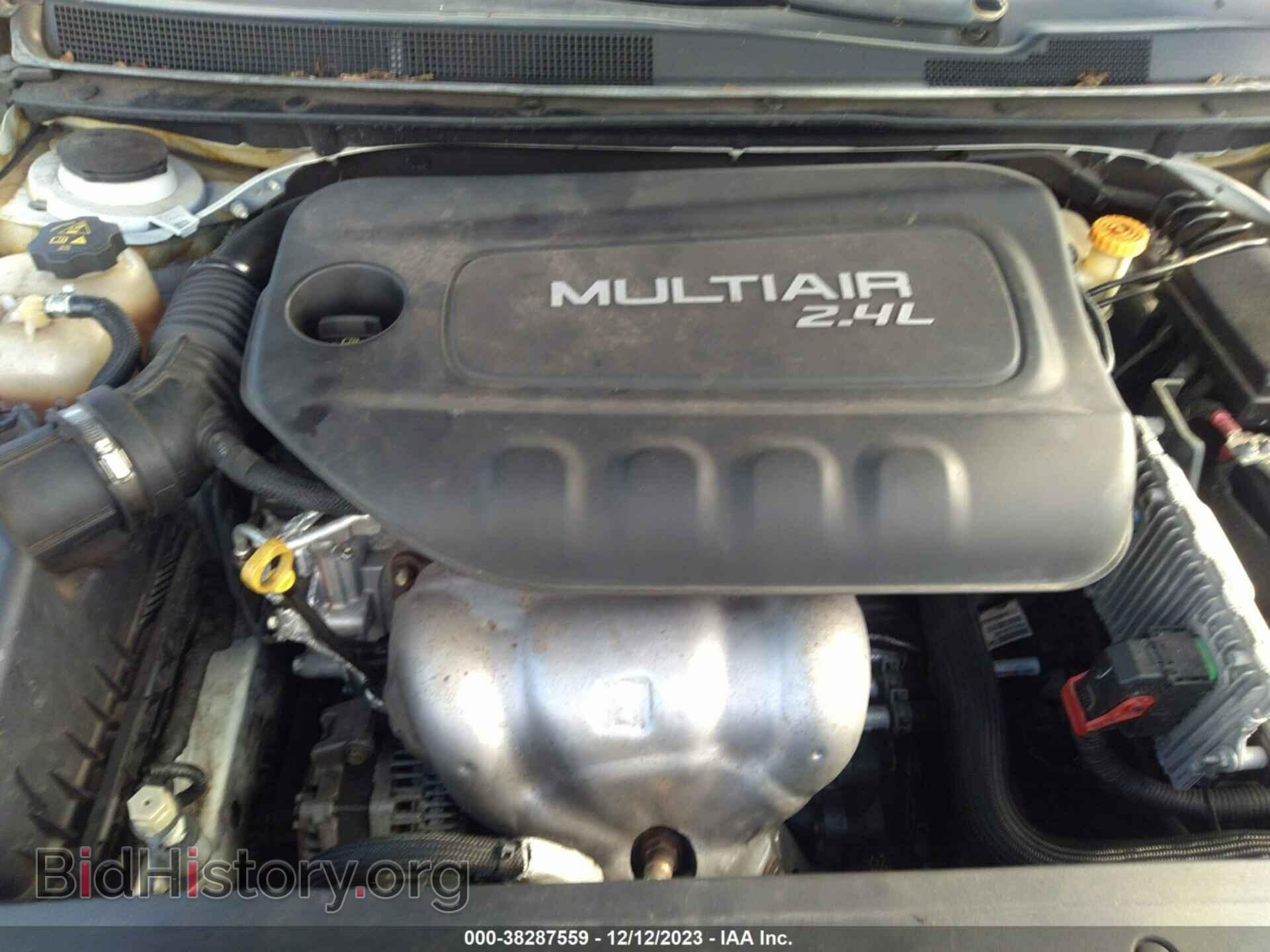 2015 CHRYSLER 200 - VIN: 1C3CCCAB6FN697678 - Фото 6