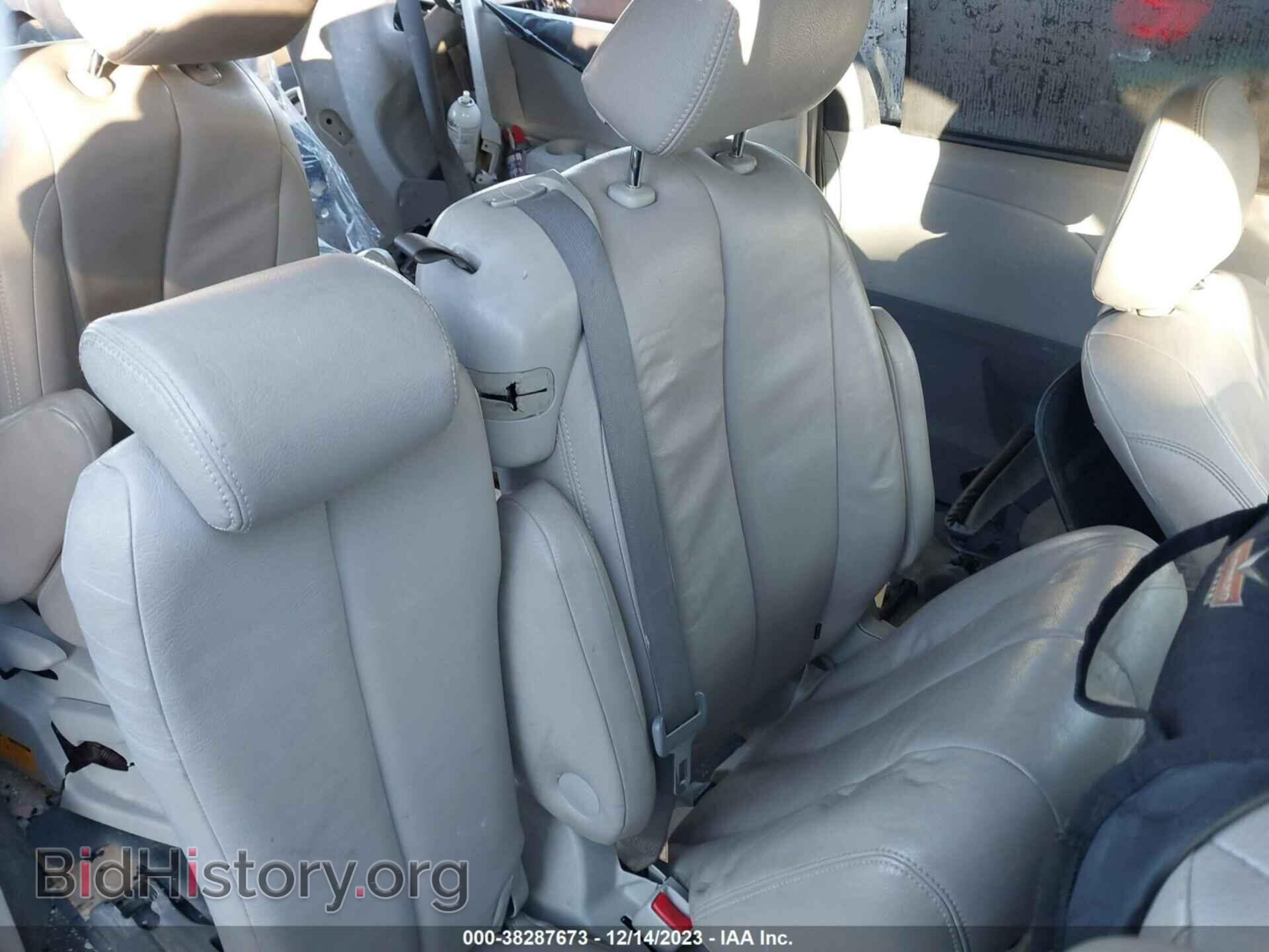 2011 TOYOTA SIENNA - VIN: 5TDKK3DC2BS033820 - Фото 8