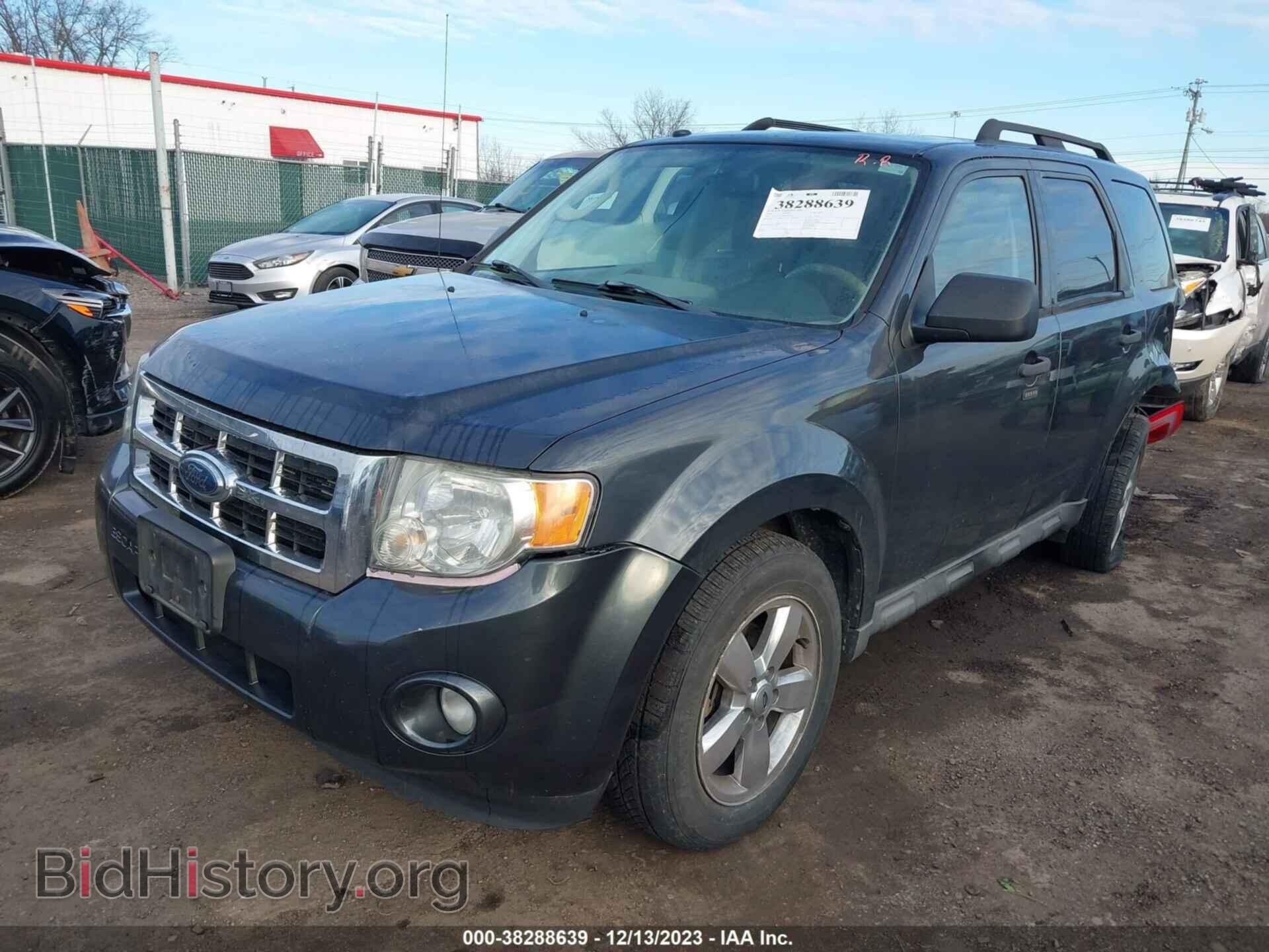 2009 FORD ESCAPE - VIN: 1FMCU03739KC03360 - Фото 2