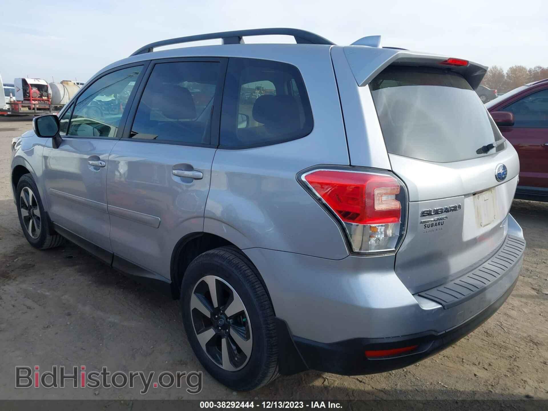 2017 SUBARU FORESTER - VIN: JF2SJAEC2HH407167 - Фото 3