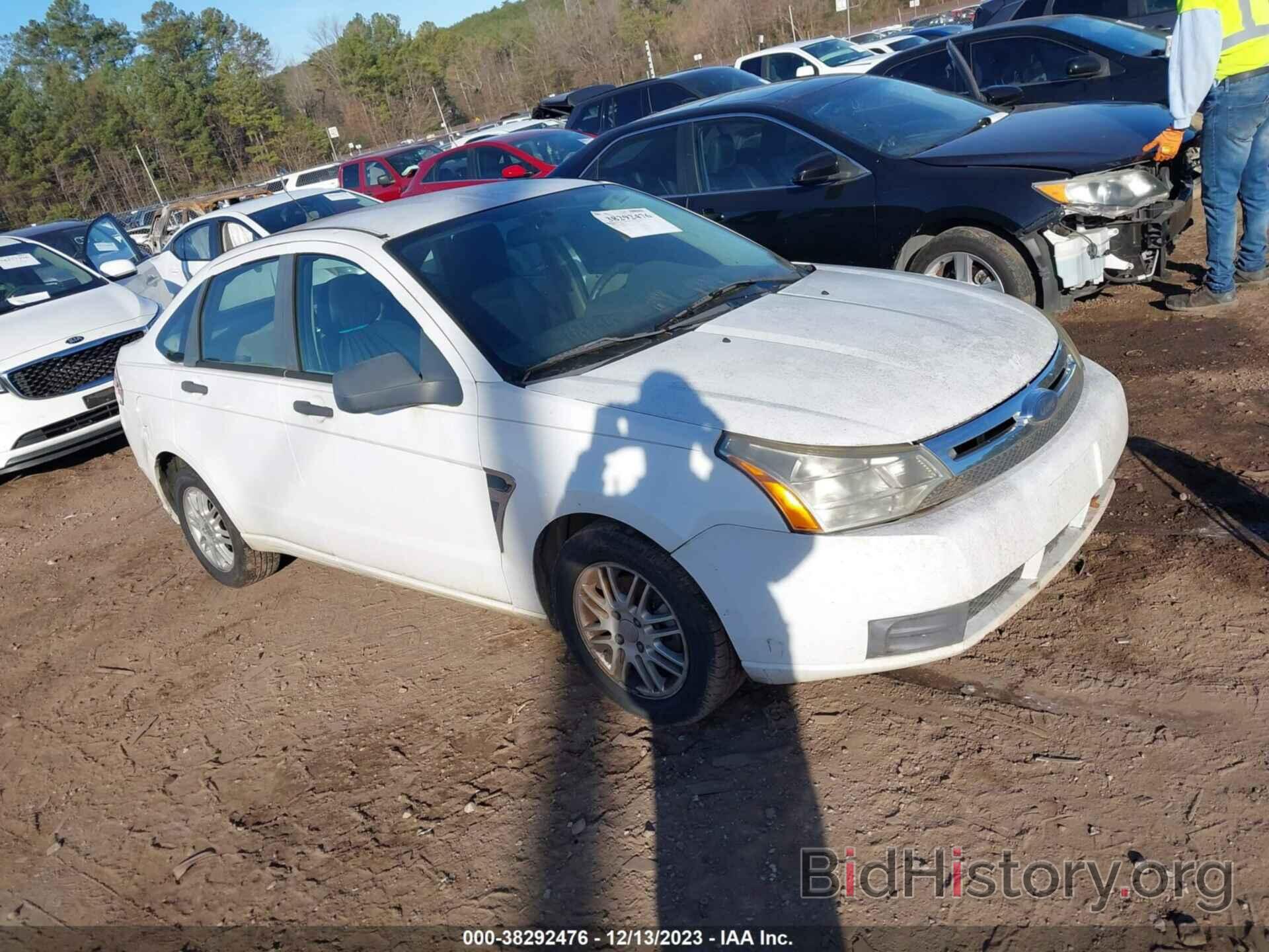 Photo 1FAHP35N18W202803 - FORD FOCUS 2008