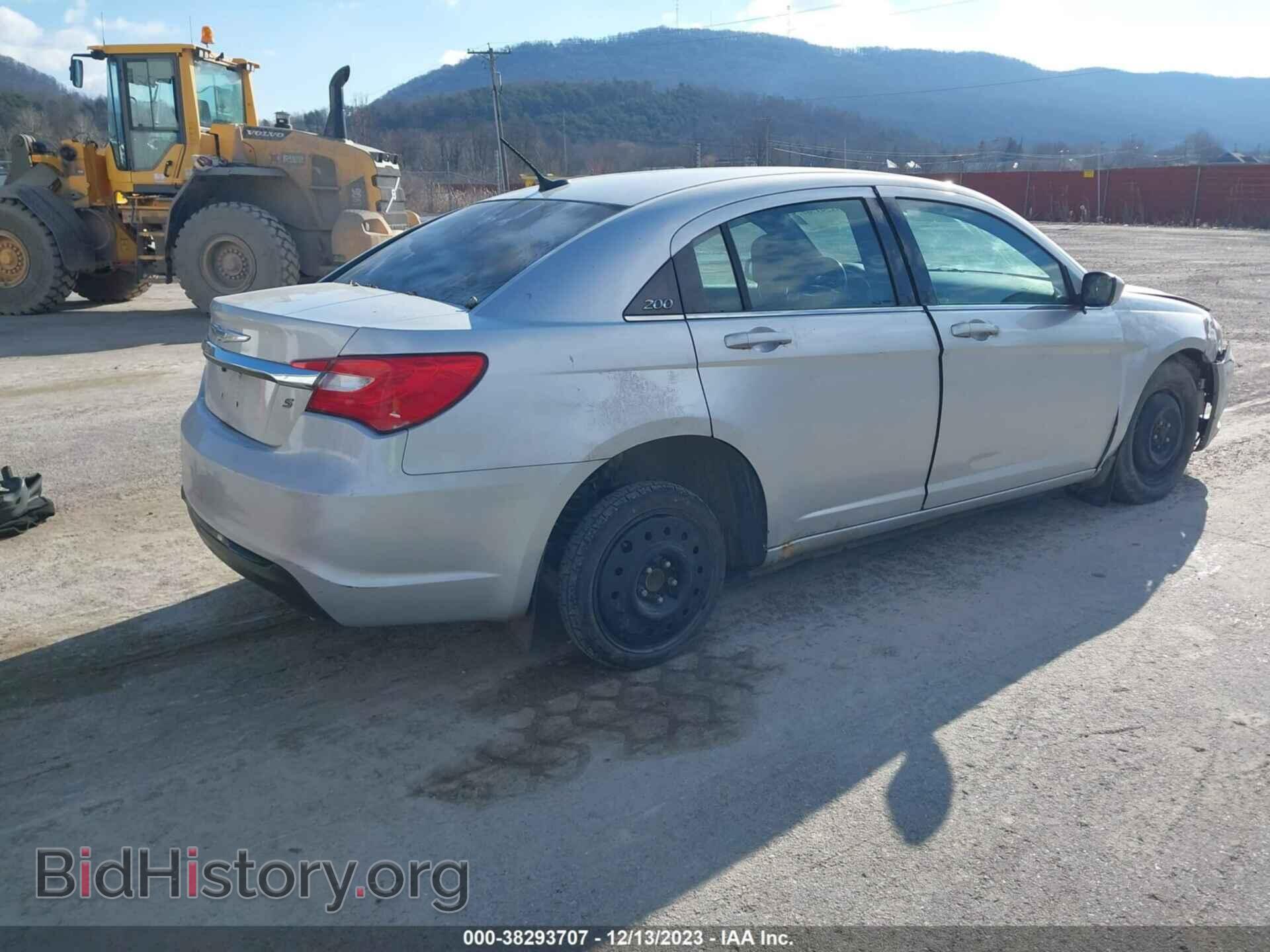 2012 CHRYSLER 200 - VIN: 1C3CCBBG4CN276977 - Фото 4
