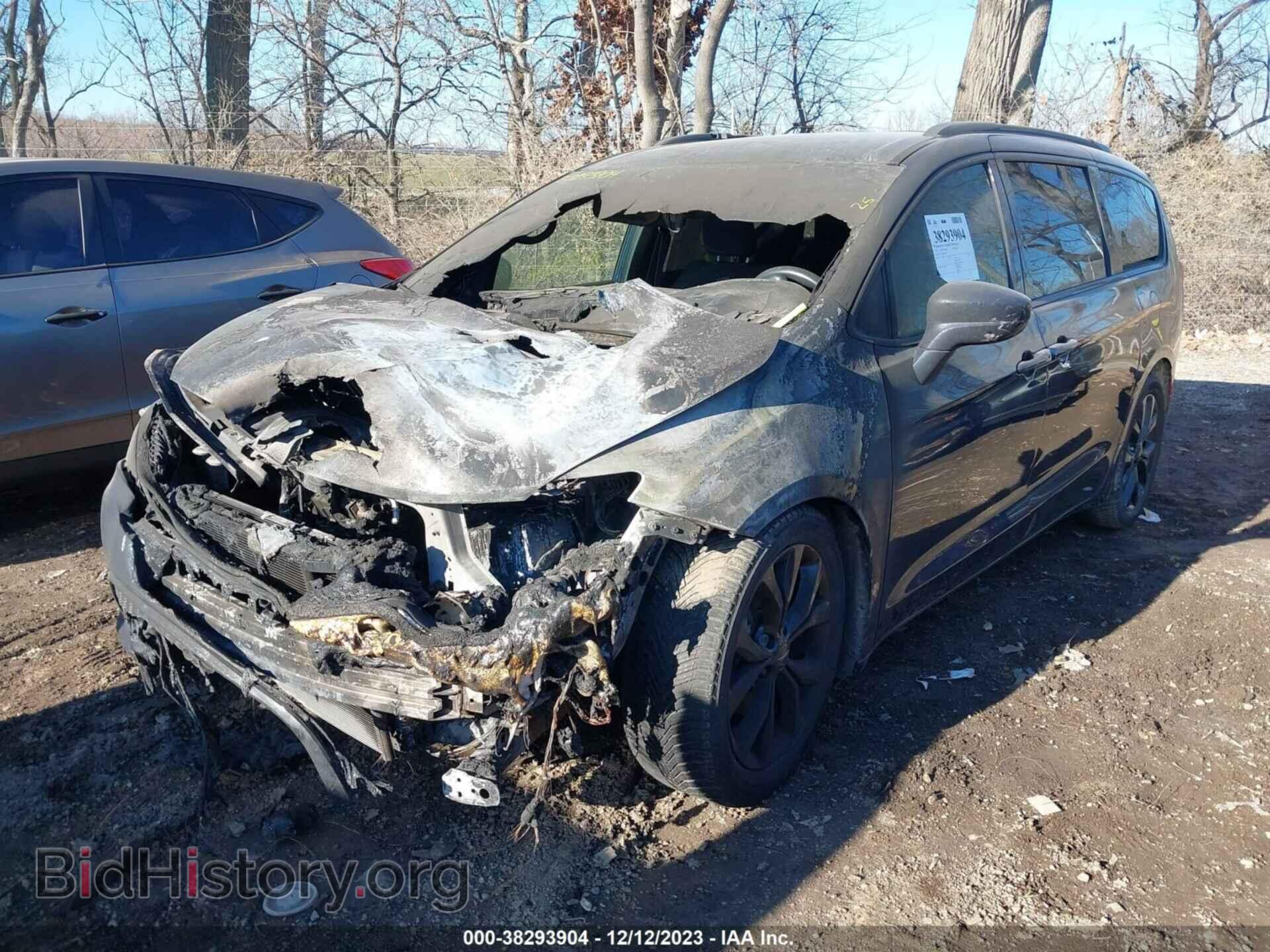 2019 CHRYSLER PACIFICA - VIN: 2C4RC1FGXKR532387 - Фото 2